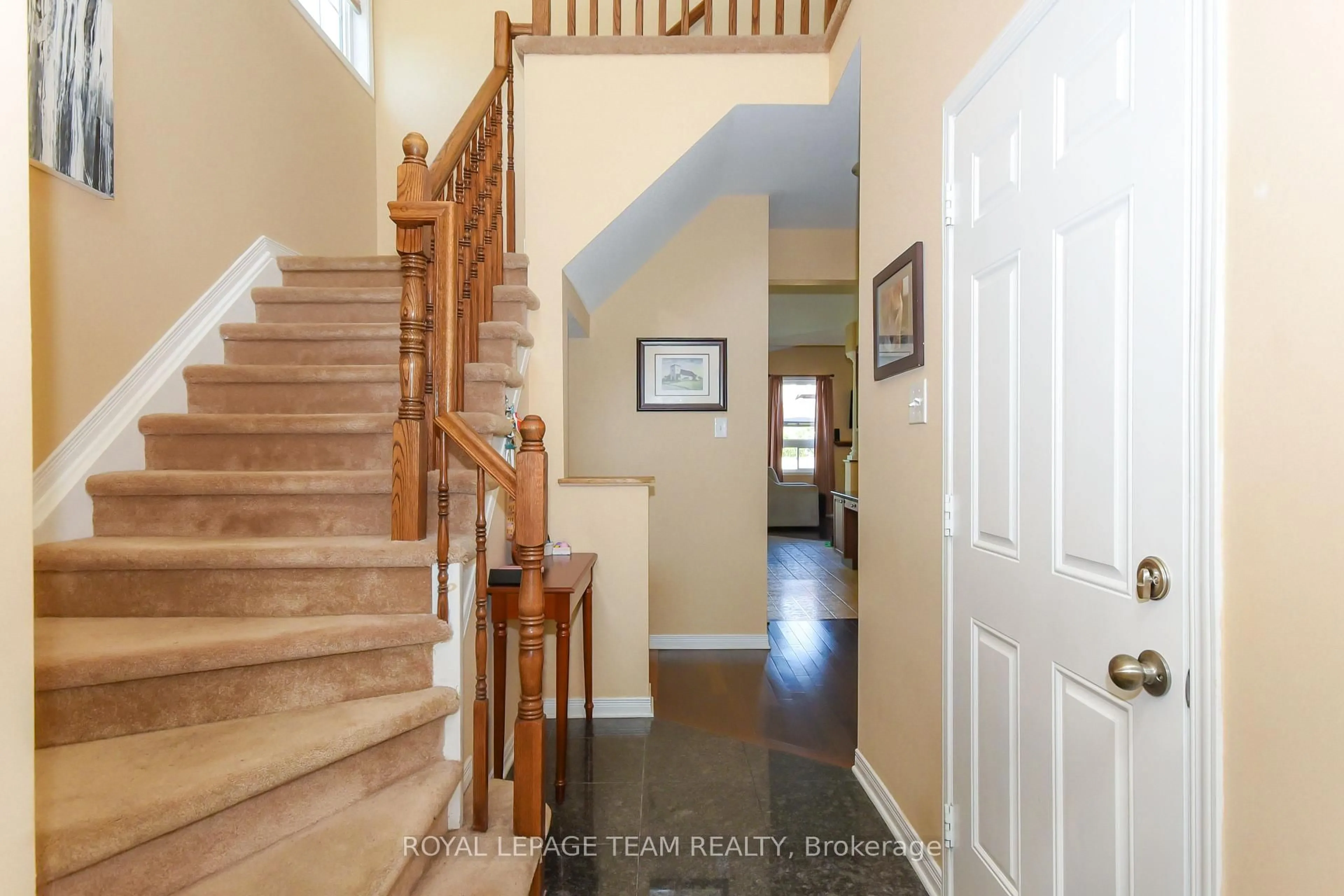 Indoor entryway for 413 Tartaruga Lane, Ottawa Ontario K2J 0E2