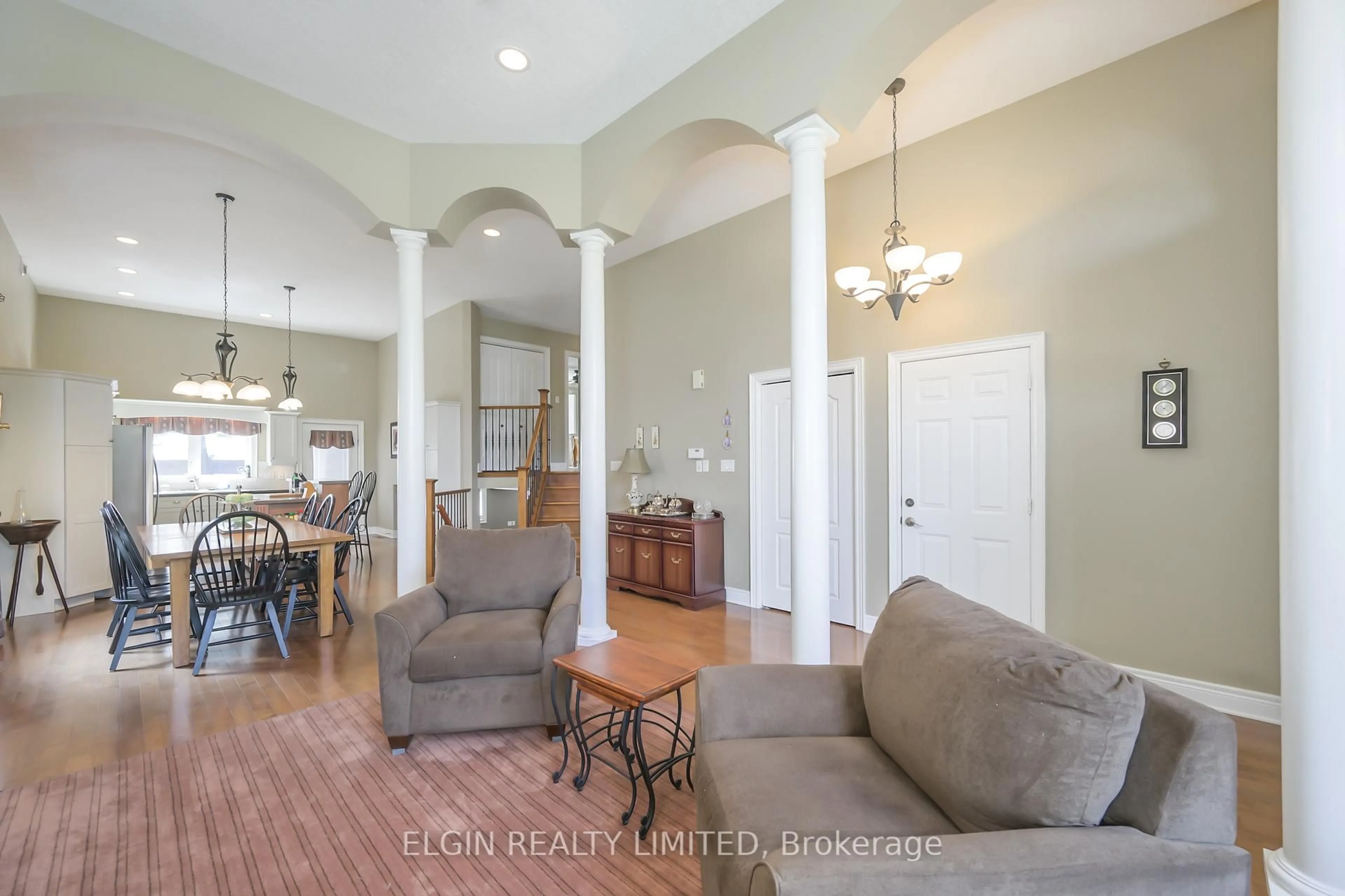 Living room with furniture, unknown for 20 Beechwood Circ, St. Thomas Ontario N5R 6K4