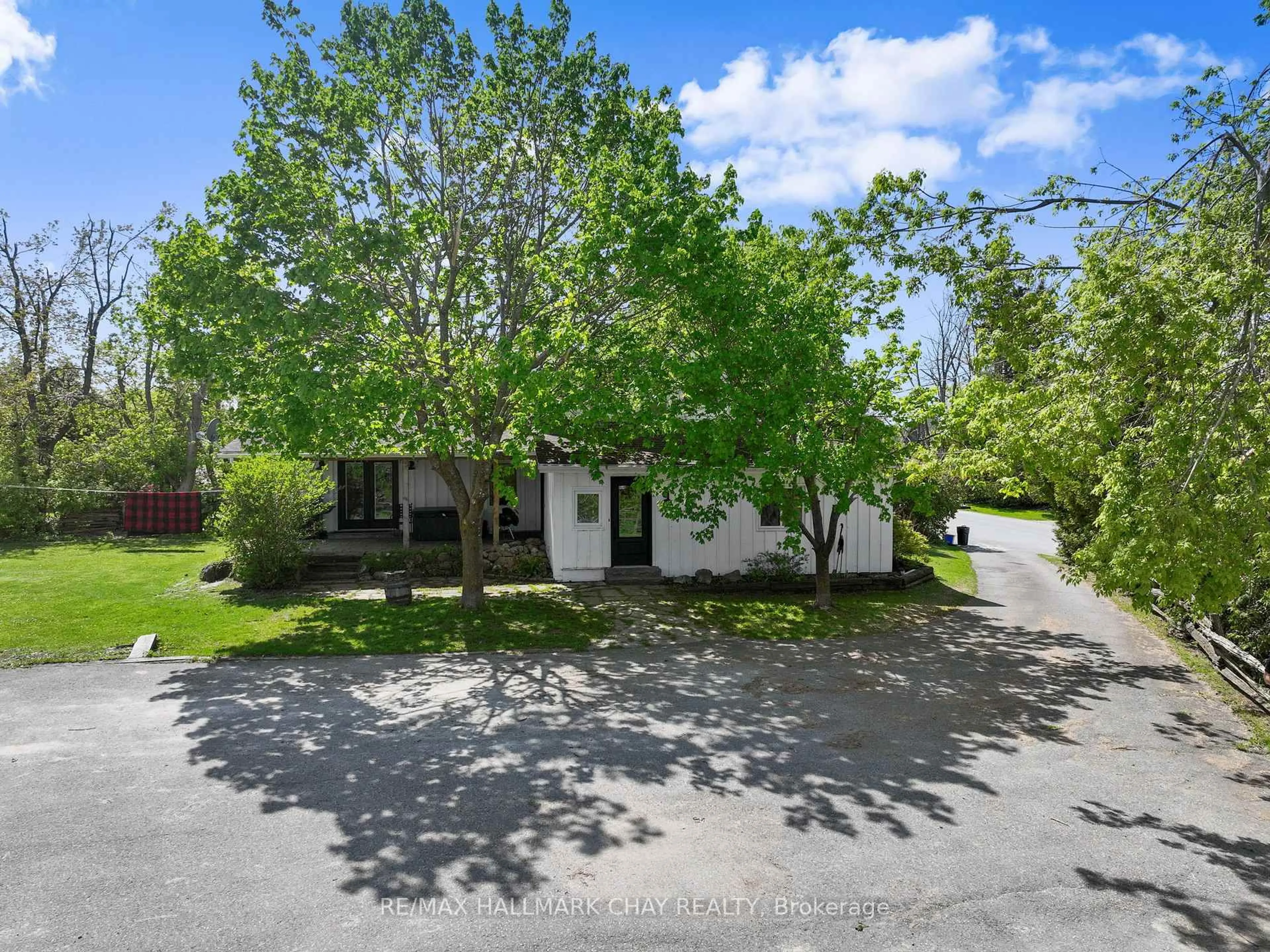 A pic from outside/outdoor area/front of a property/back of a property/a pic from drone, street for 22 Mill Lane, Melancthon Ontario L9V 2T9