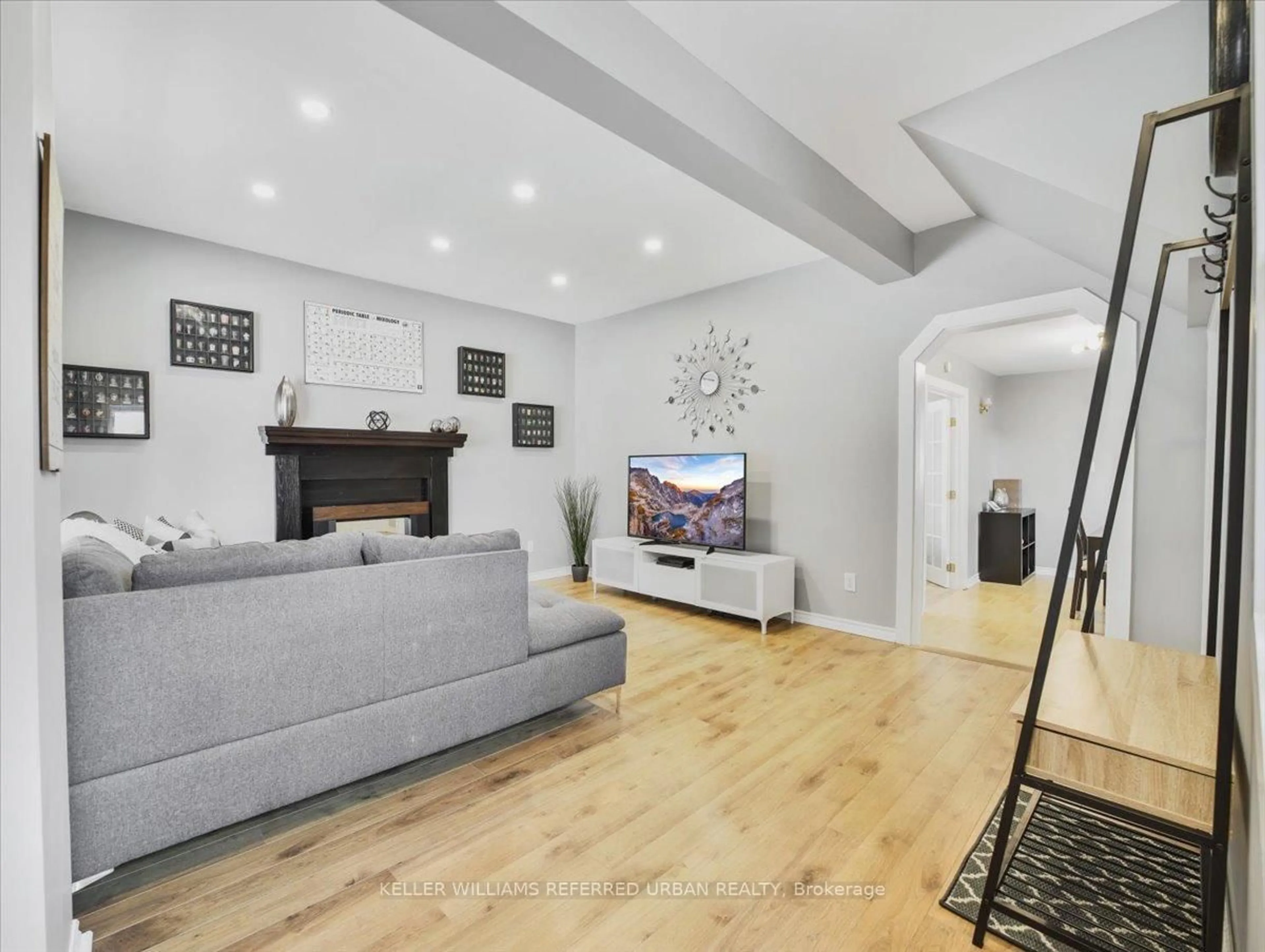 Living room with furniture, unknown for 5 Hill Ave, Brantford Ontario N3R 4G8