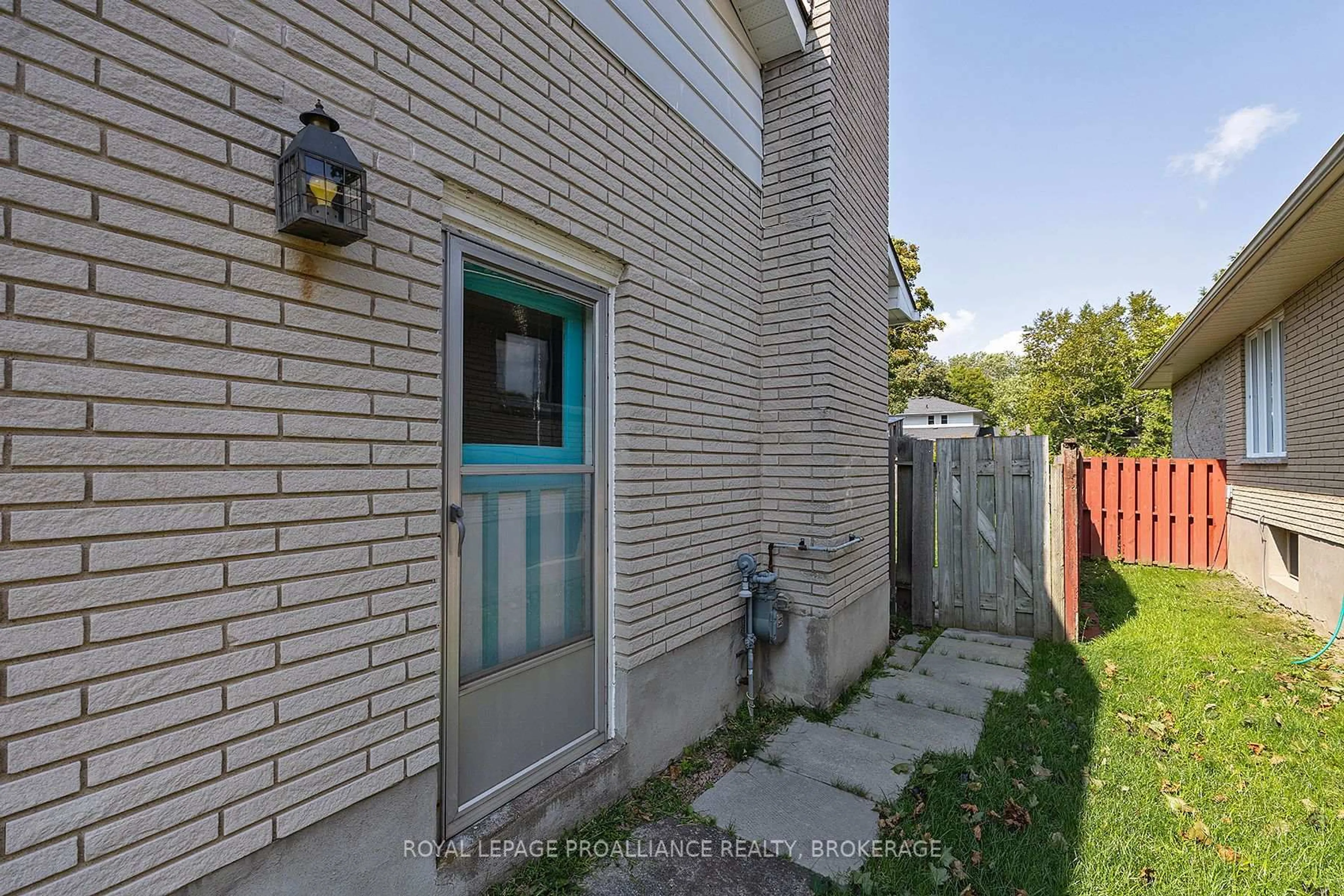 Unknown for 117 Seaforth Rd, Kingston Ontario K7M 1E1