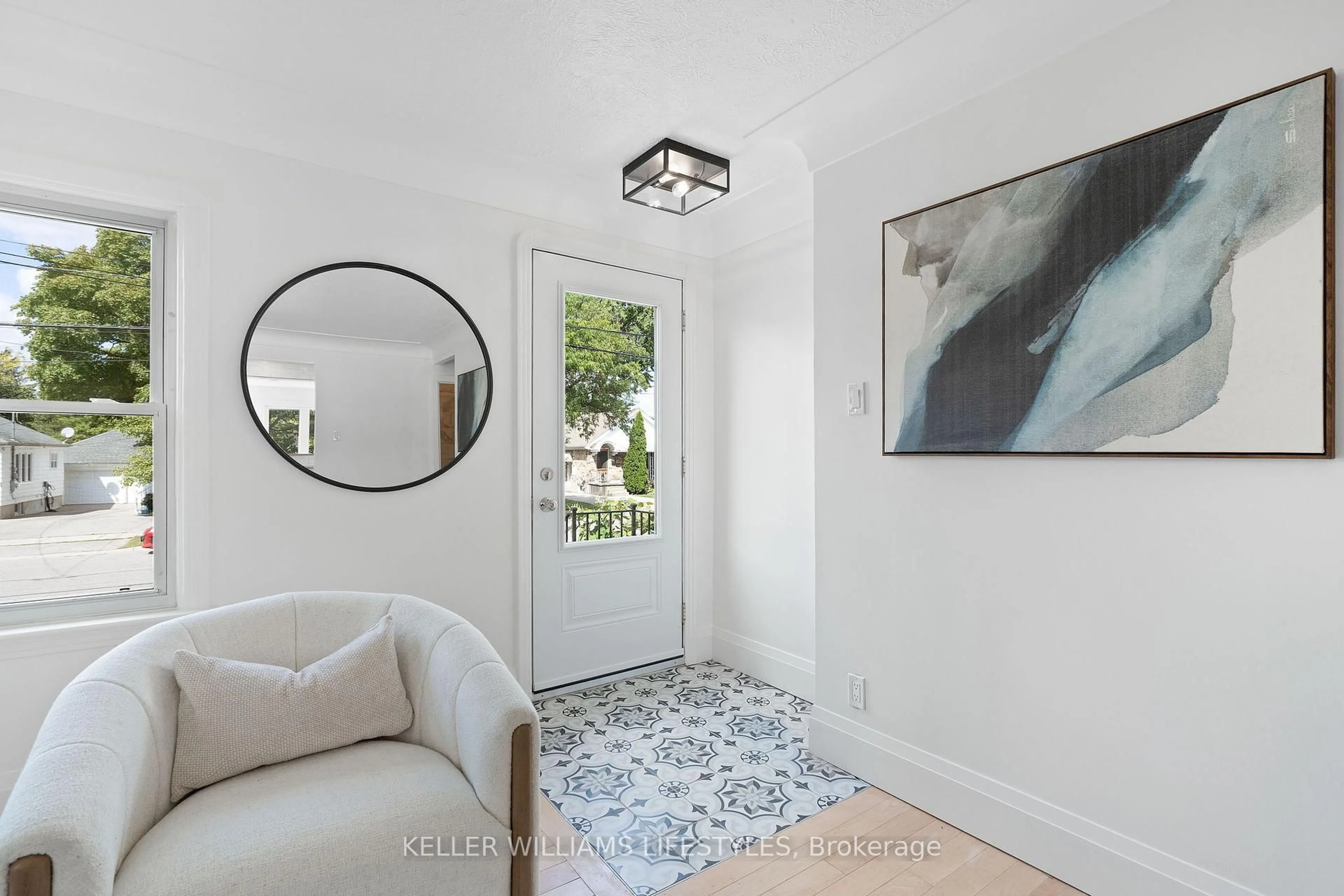 Indoor entryway for 59 Alexandra St, London South Ontario N6C 2B1