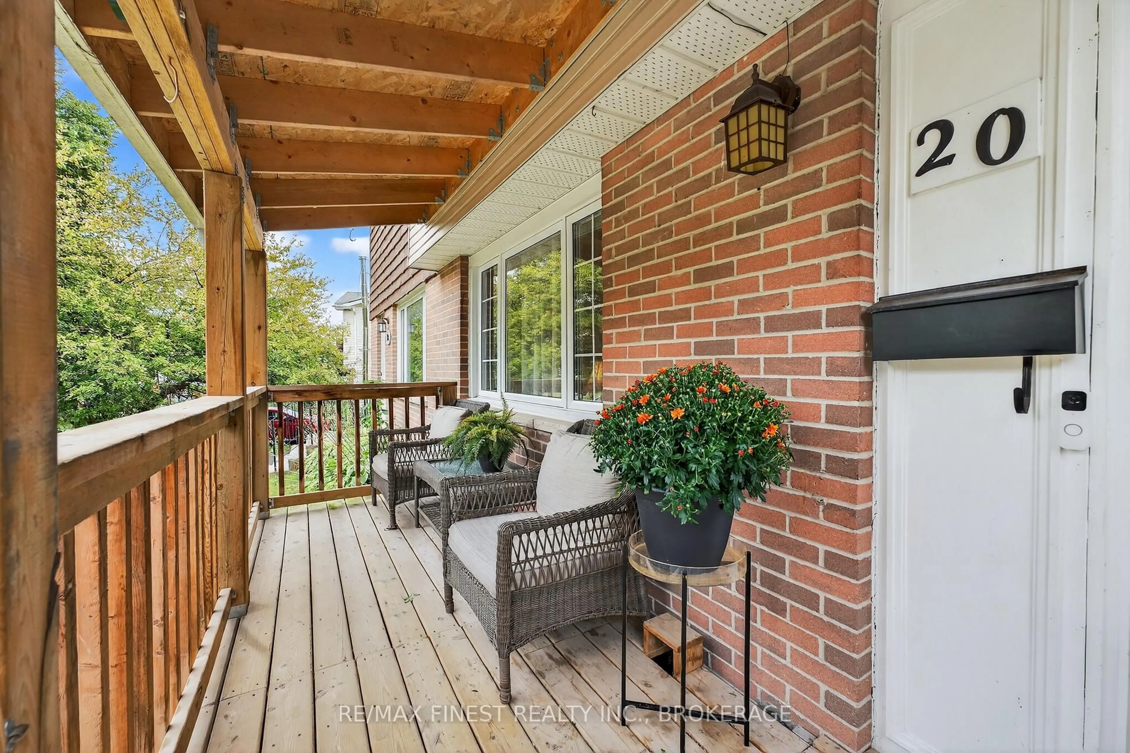 Patio, street for 20 Carriage Court Ave, Kingston Ontario K7K 5X2