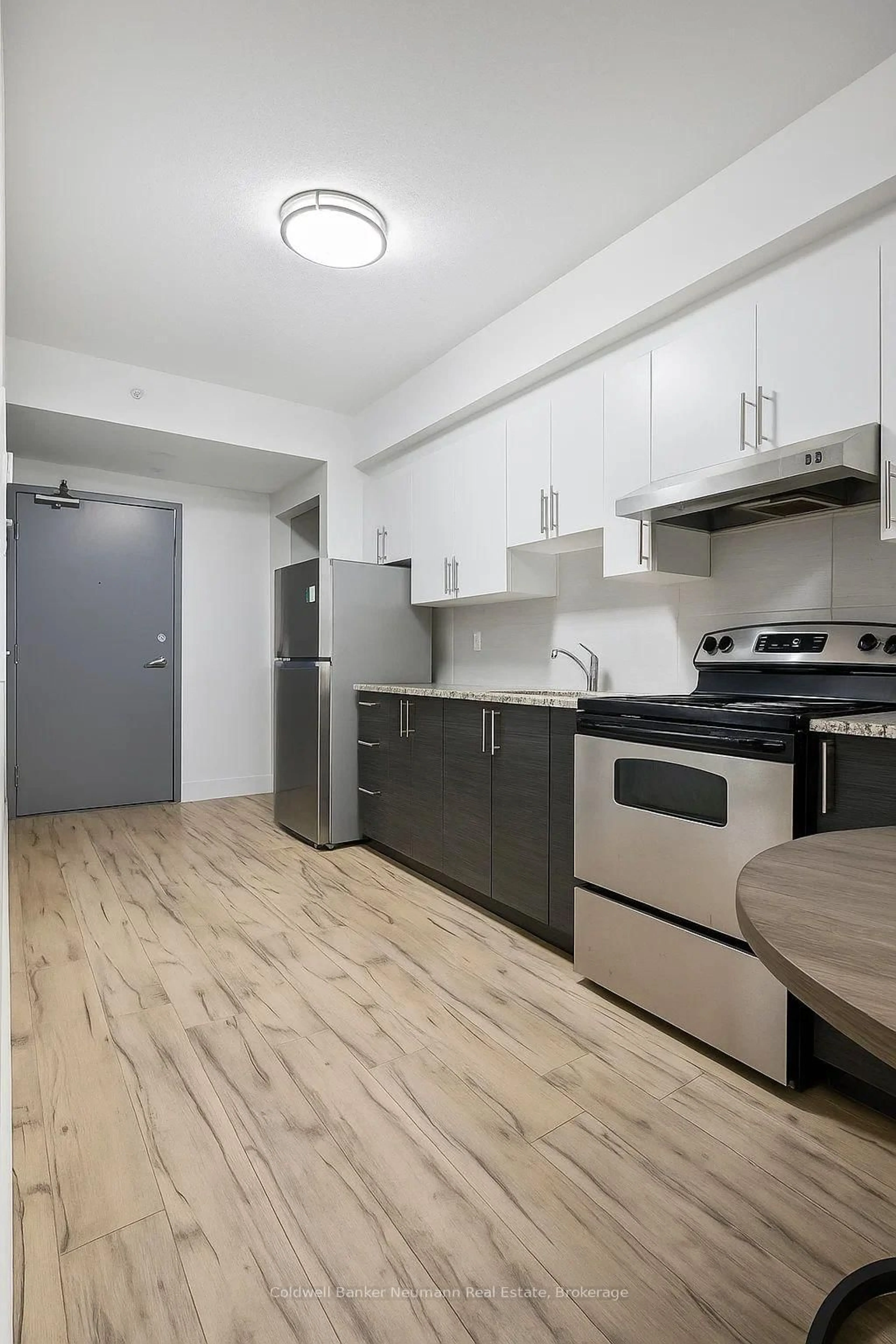 Standard kitchen, unknown for 258b Sunview St #227, Waterloo Ontario N2L 0H7