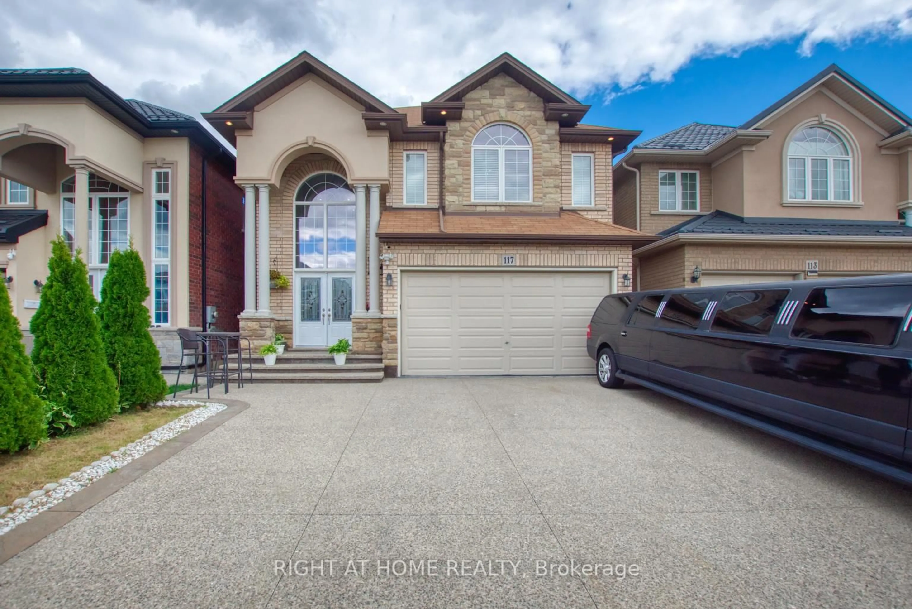 Unknown for 117 Chartwell Circ, Hamilton Ontario L9A 0C4