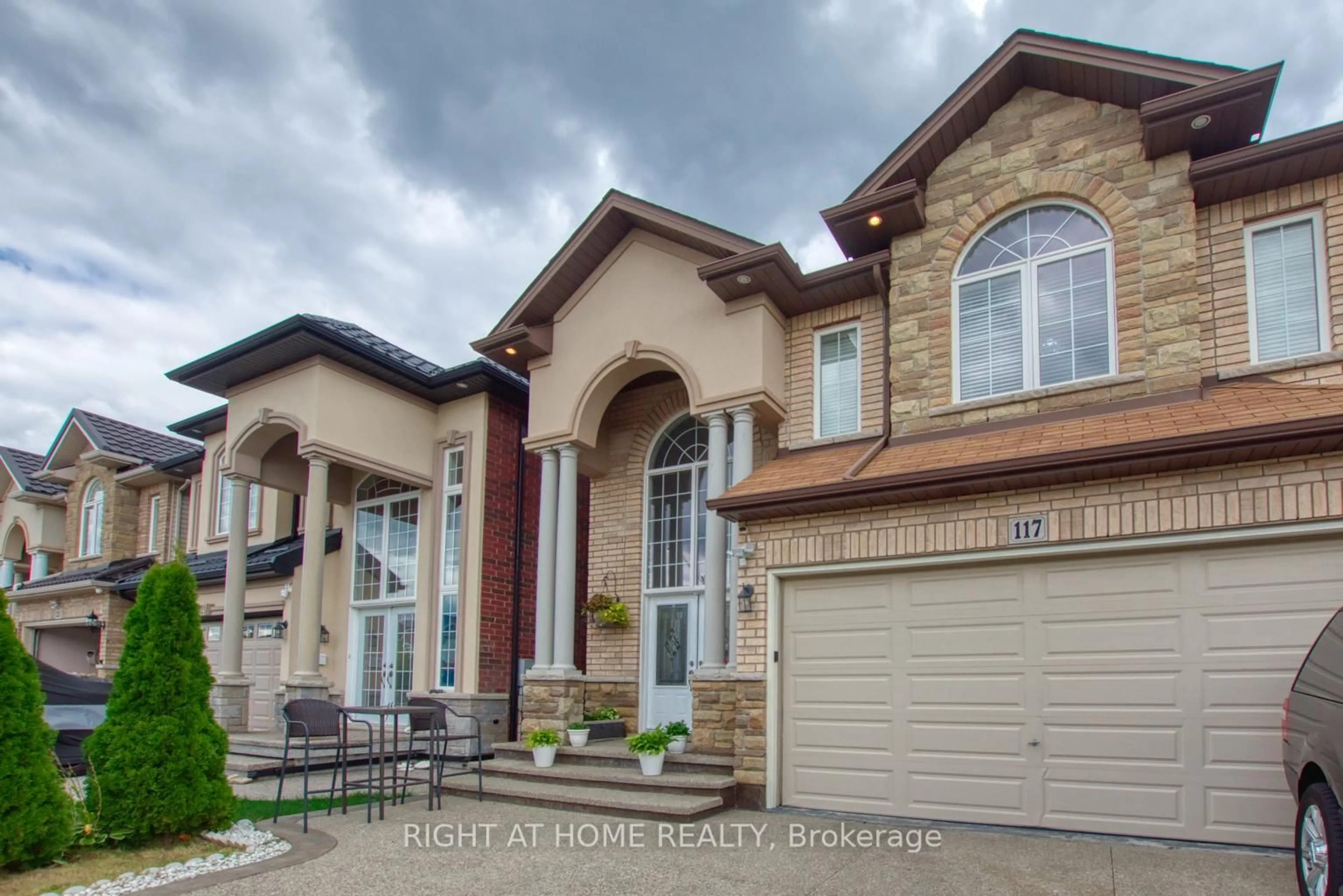 Home with brick exterior material, street for 117 Chartwell Circ, Hamilton Ontario L9A 0C4
