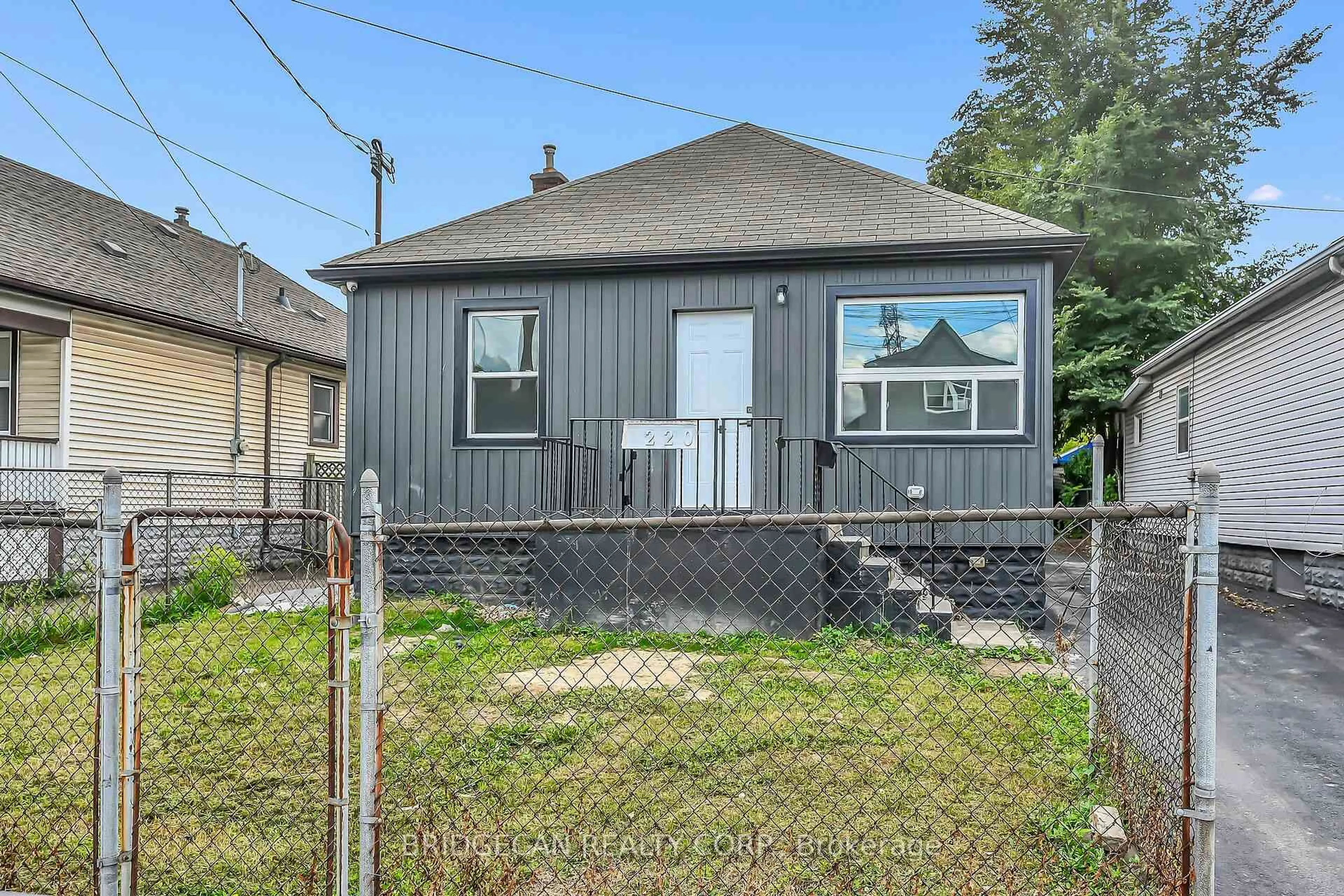 Unknown for 220 GRENFFEL St, Hamilton Ontario L8H 3J7