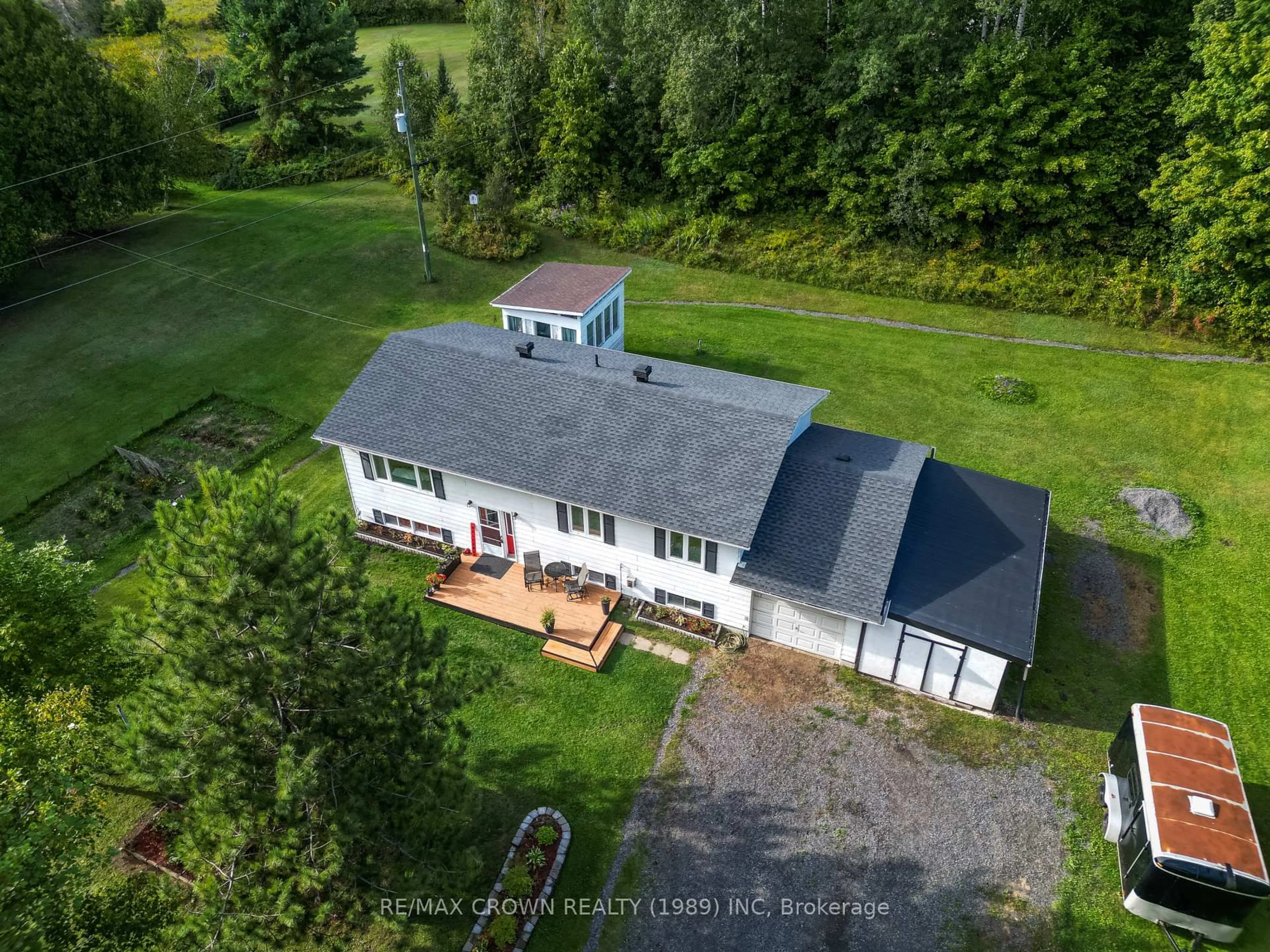 A pic from outside/outdoor area/front of a property/back of a property/a pic from drone, unknown for 29 Talon Lake Rd, Bonfield Ontario P0H 2E0