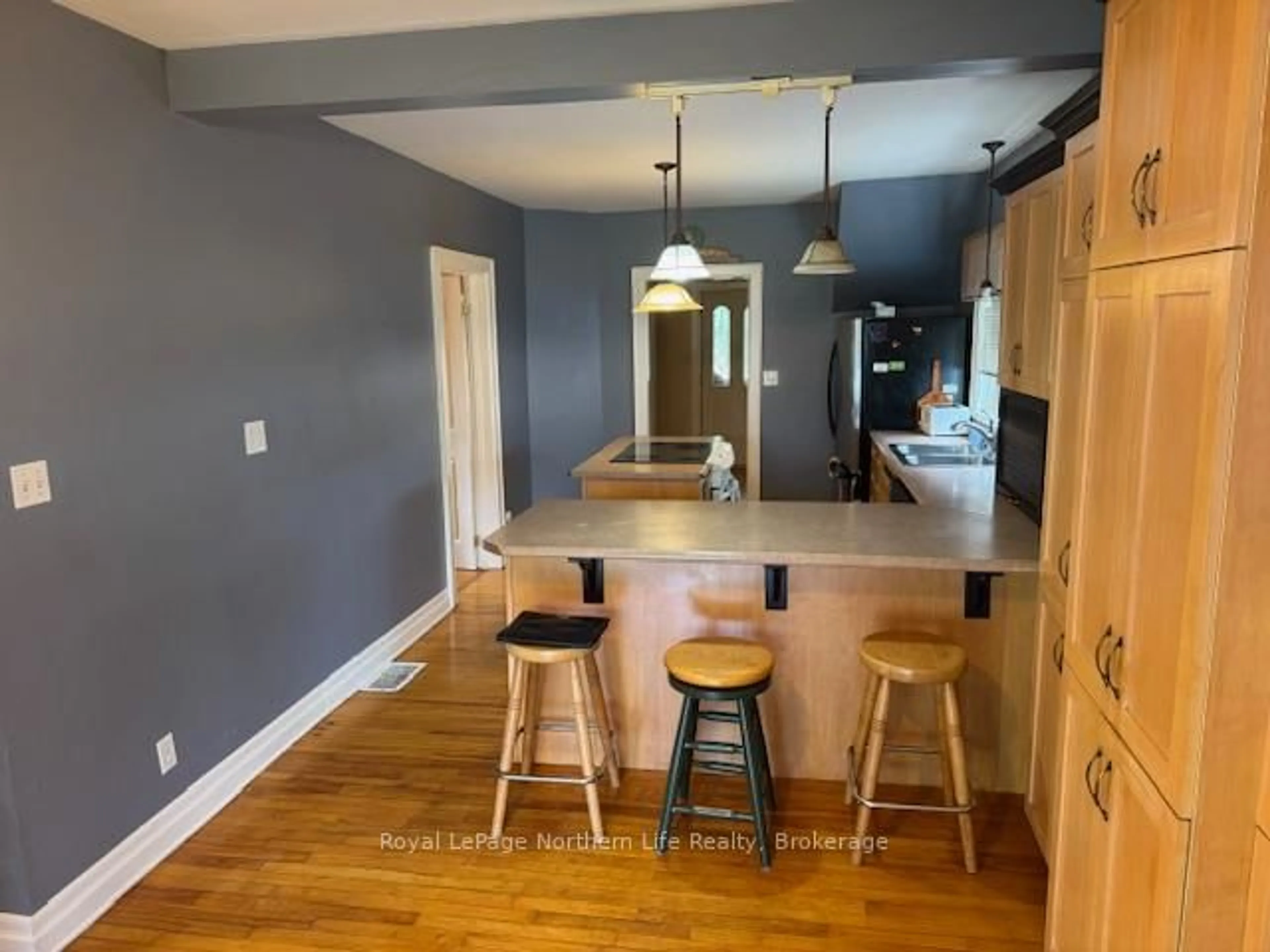 Open concept kitchen, wood/laminate floor for 272 Dovercourt Rd, West Nipissing Ontario P2B 3J2