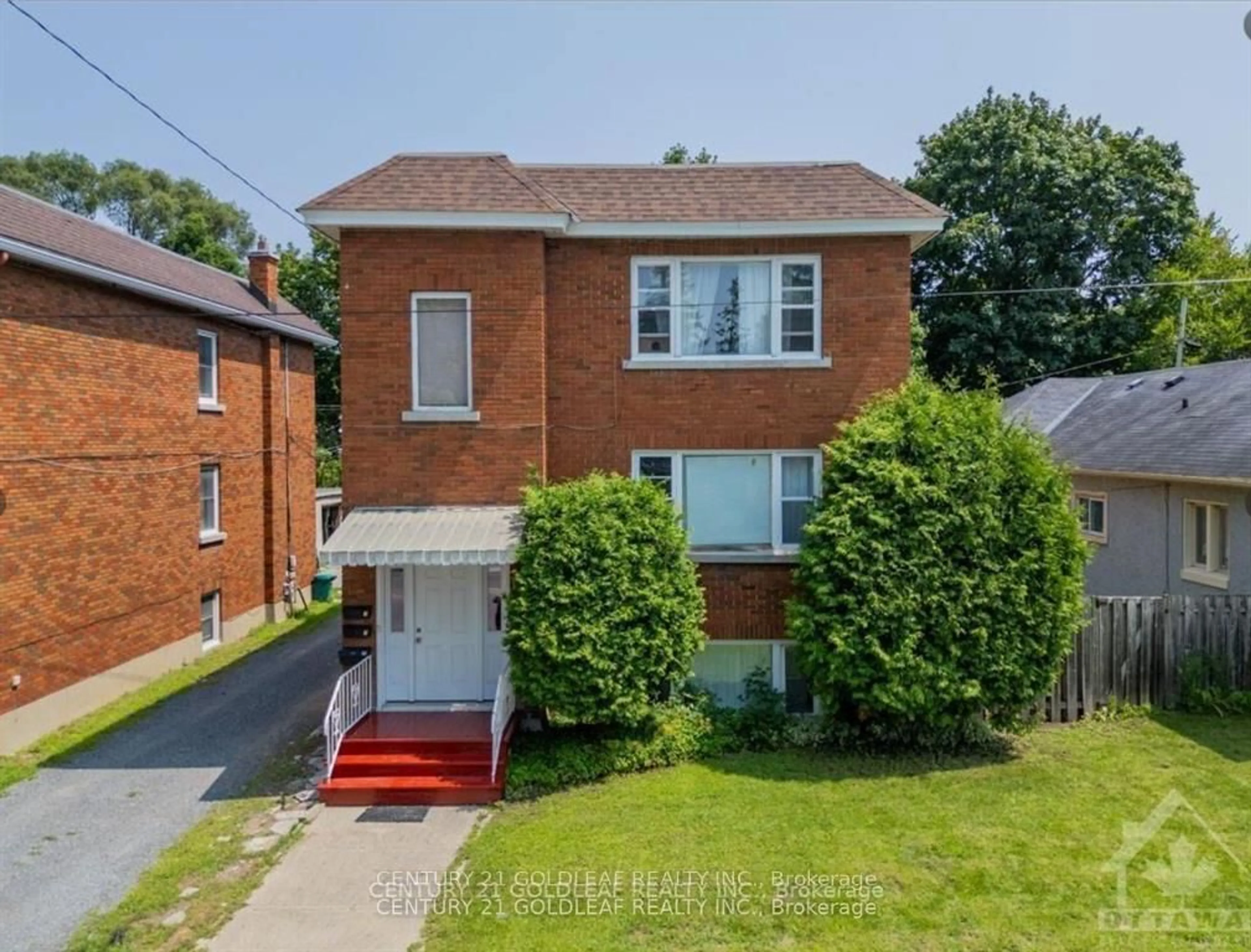 A pic from outside/outdoor area/front of a property/back of a property/a pic from drone, street for 543 Kirkwood Ave, Ottawa Ontario K1Z 5X2