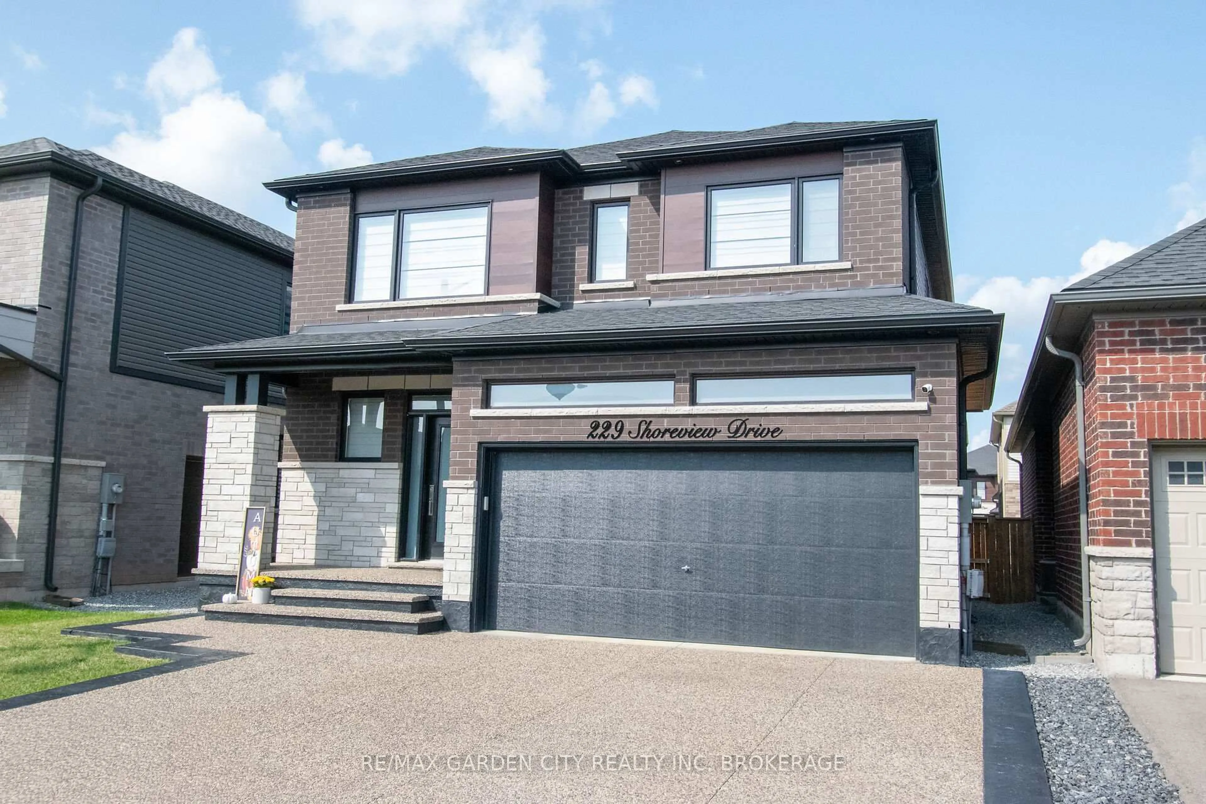 Home with brick exterior material, street for 229 Shoreview Dr, Welland Ontario L3B 0H3