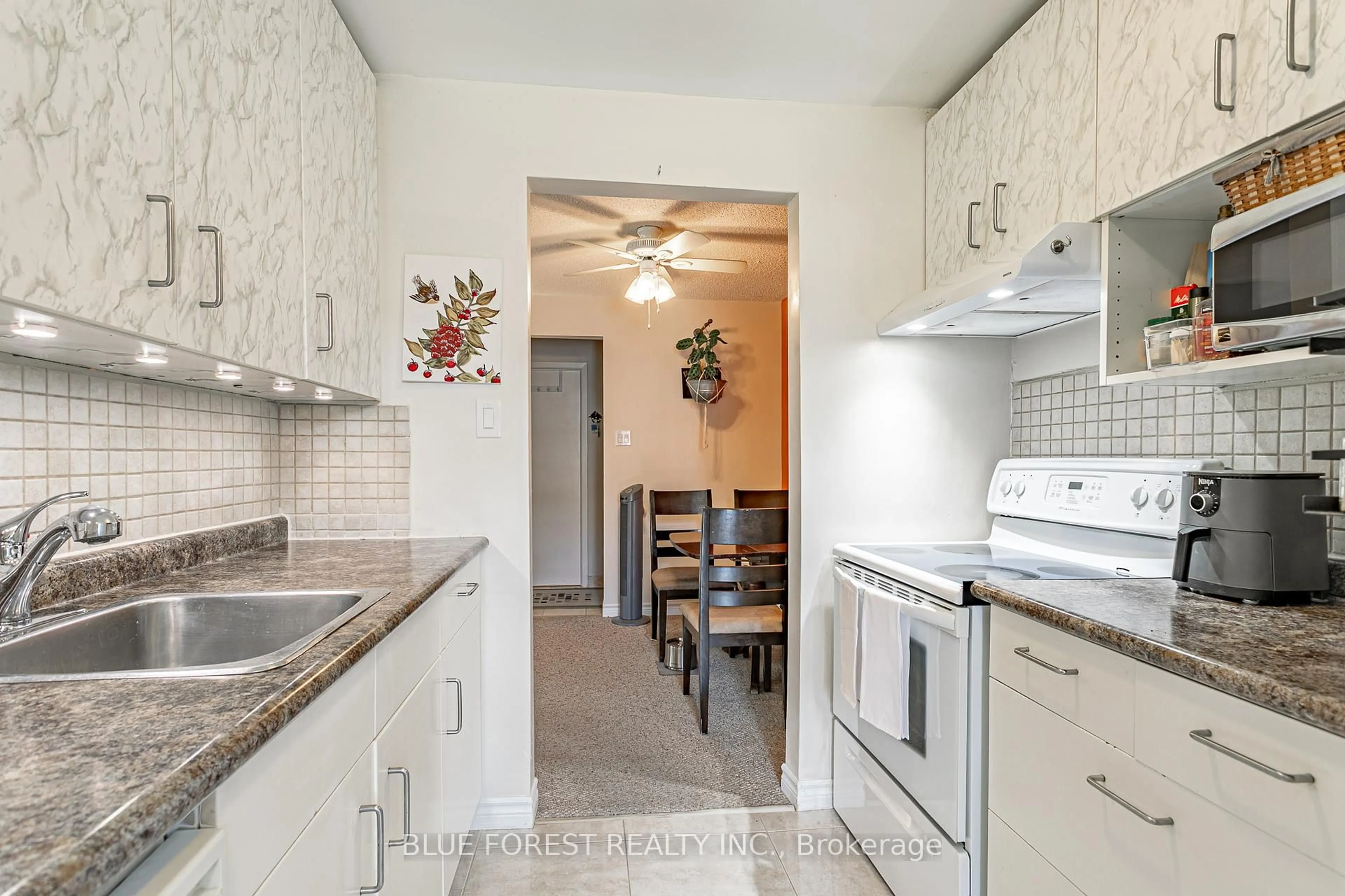 Standard kitchen, ceramic/tile floor for 1096 Jalna Blvd #78, London South Ontario N6E 3B8