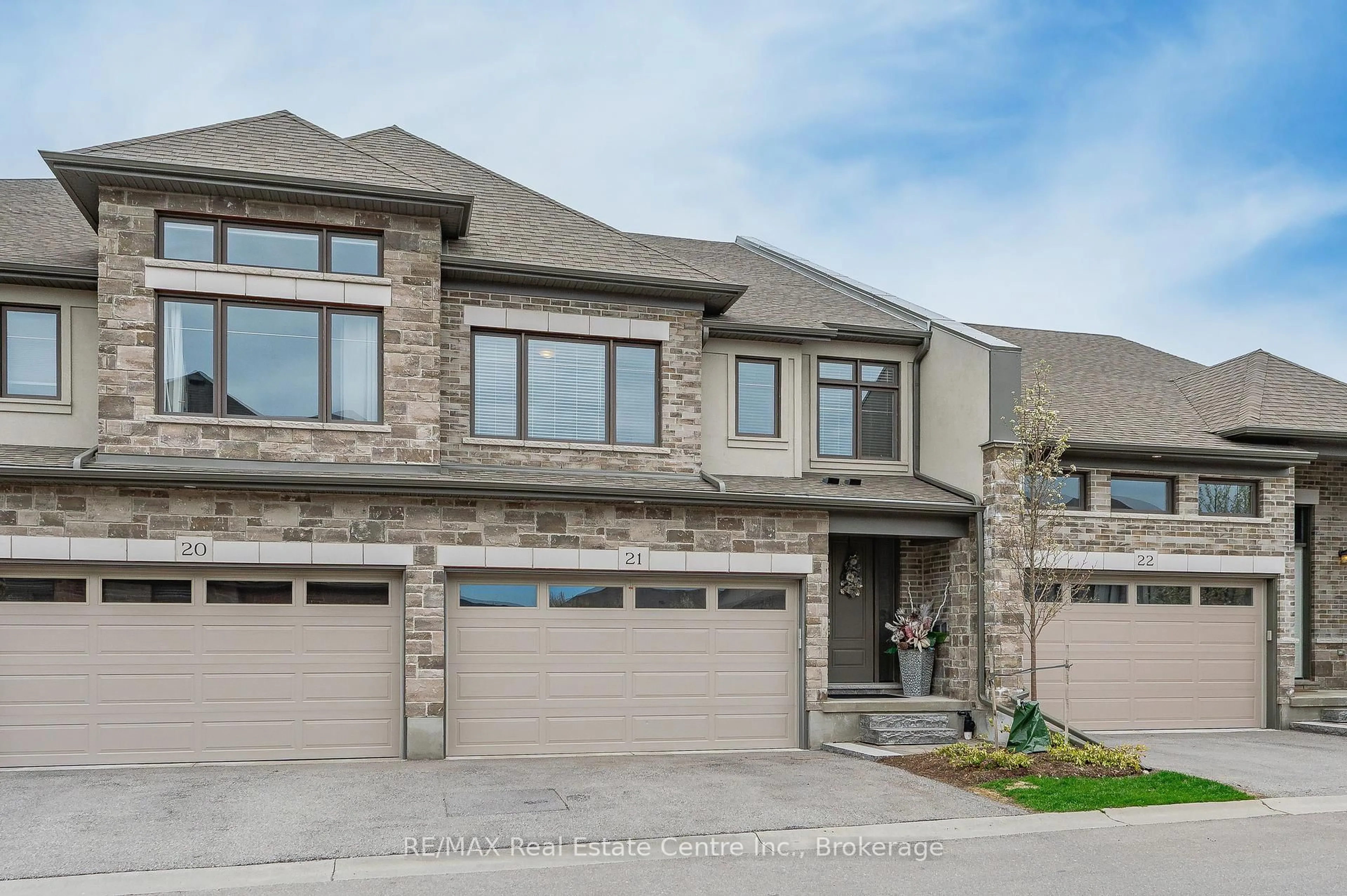 Home with brick exterior material, street for 271 Grey Silo Rd #21, Waterloo Ontario N2K 0E9