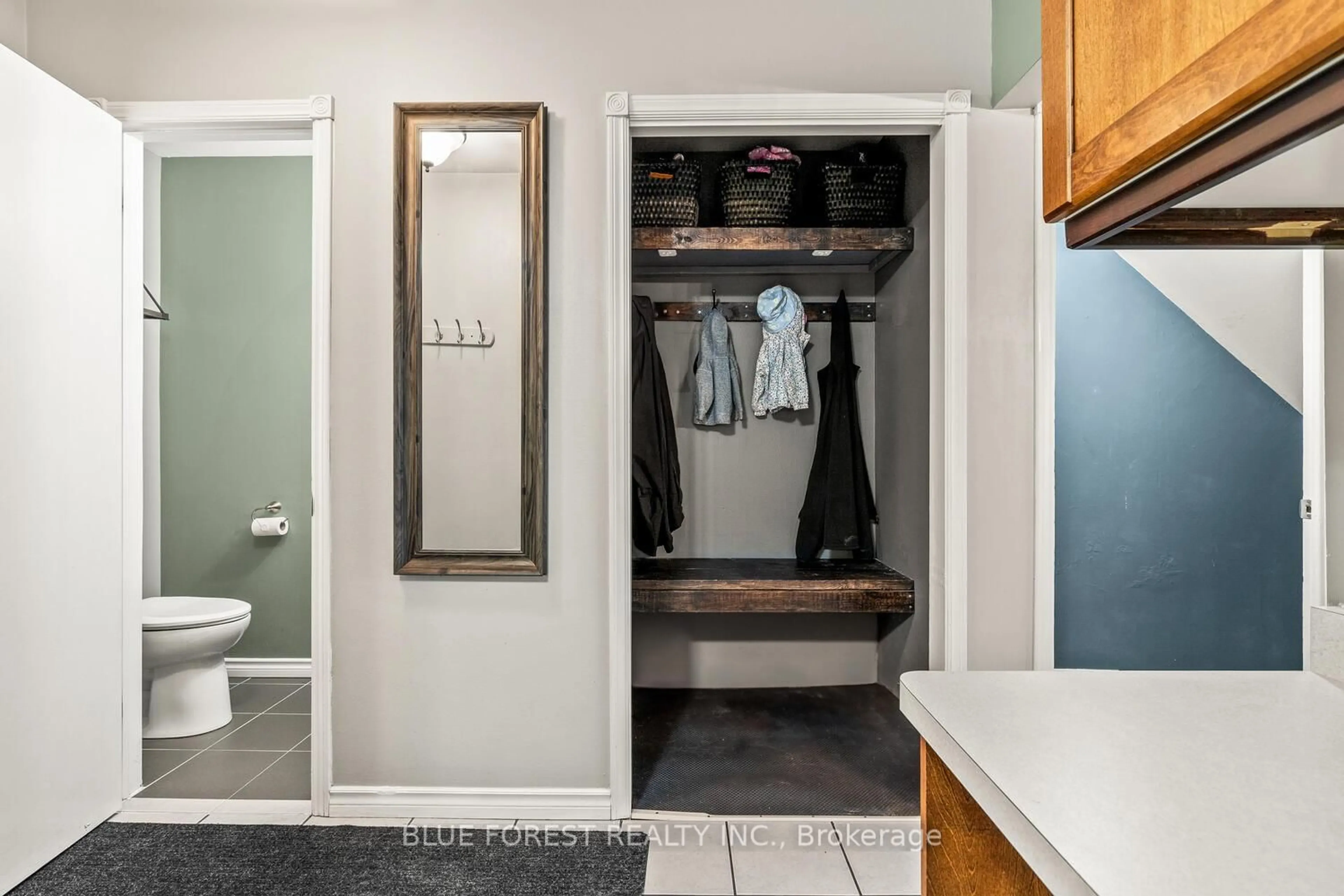 Laundry room for 460 Southdale Rd #11, London South Ontario N6E 1A4