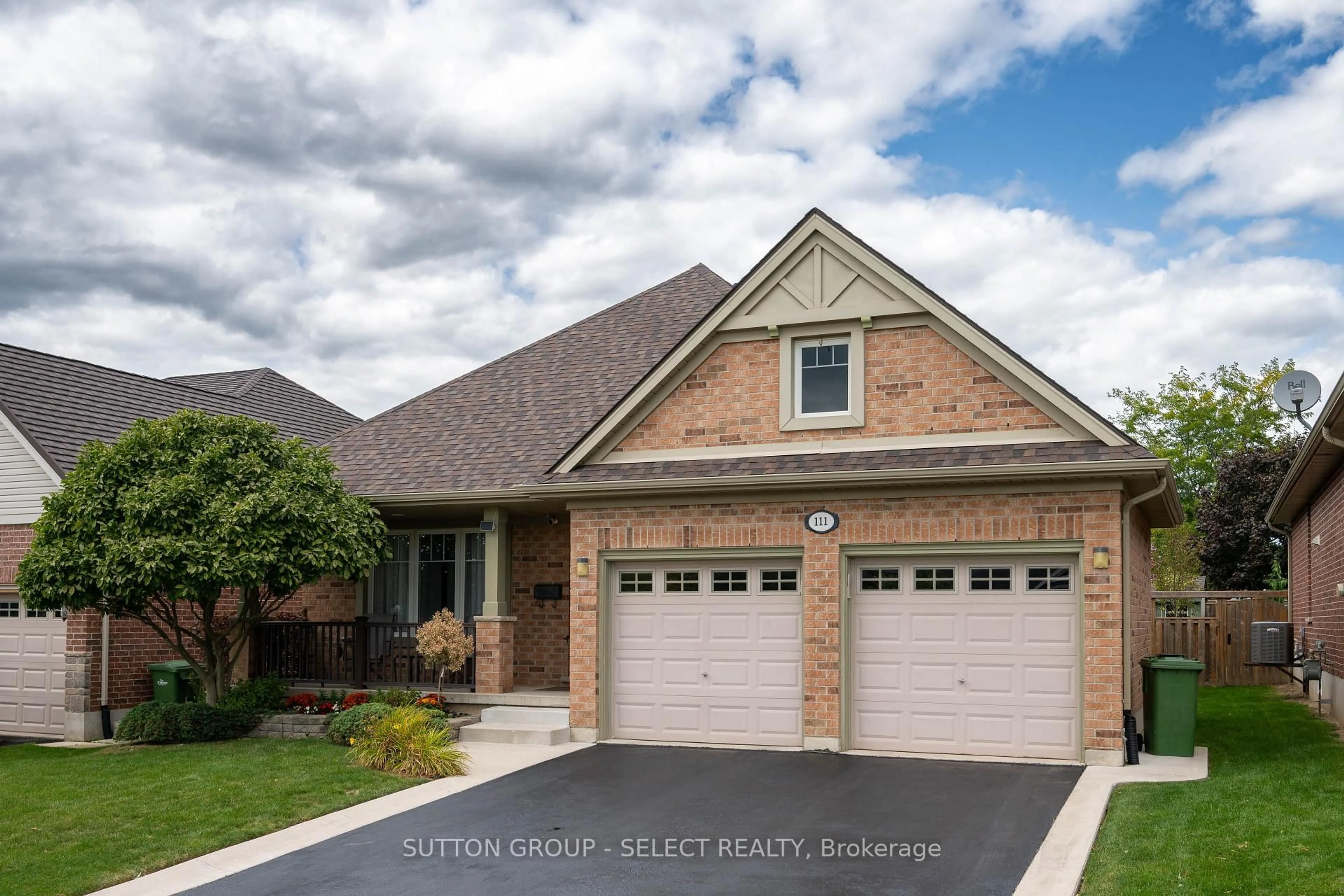 Home with brick exterior material, street for 111 SOUTHGATE Pkwy, St. Thomas Ontario N5R 0A2