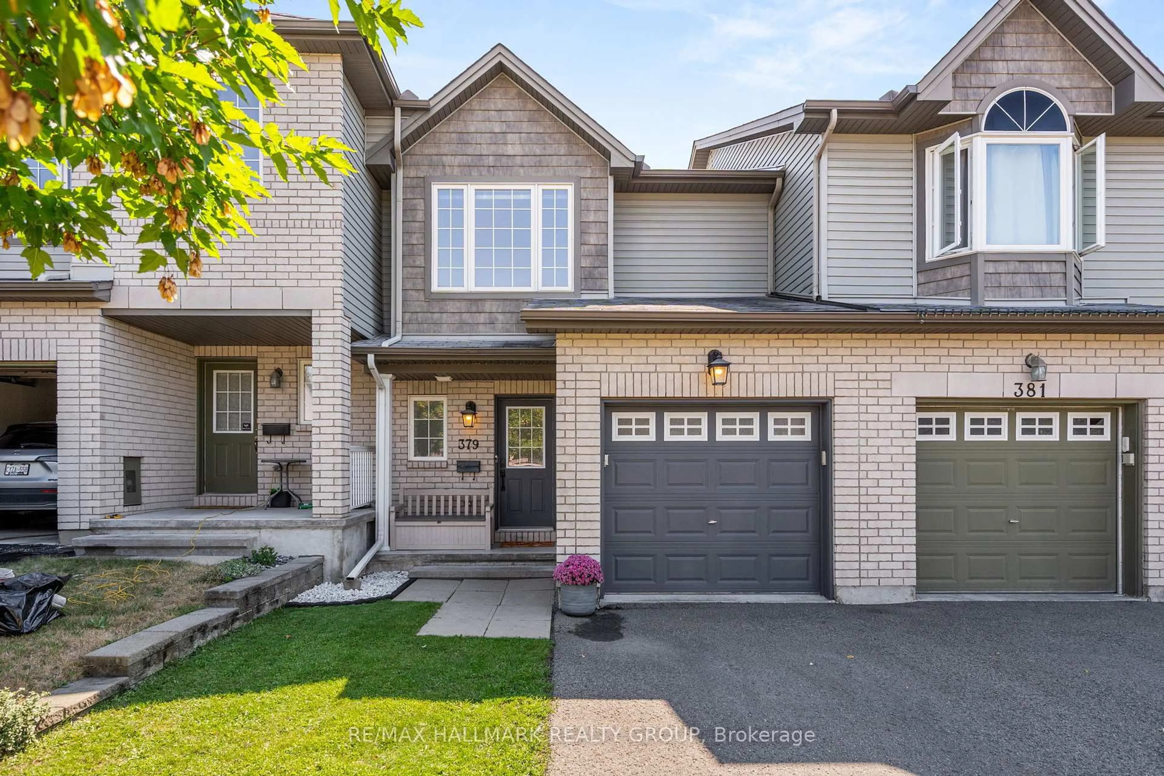 Home with brick exterior material, street for 379 Rolling Meadow Cres, Ottawa Ontario K1W 0A9