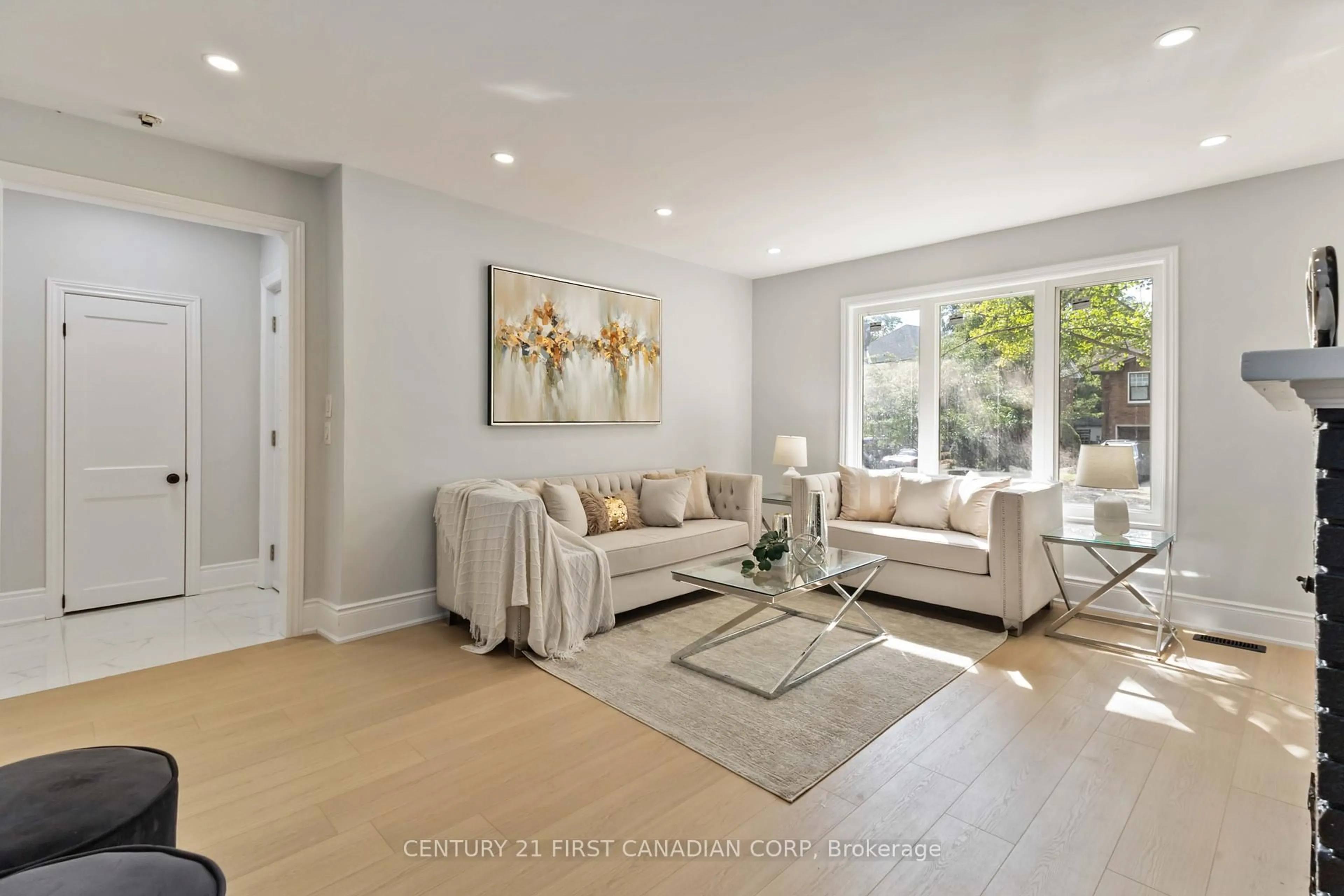 Living room with furniture, unknown for 122 Windsor Cres, London South Ontario N6C 1V8