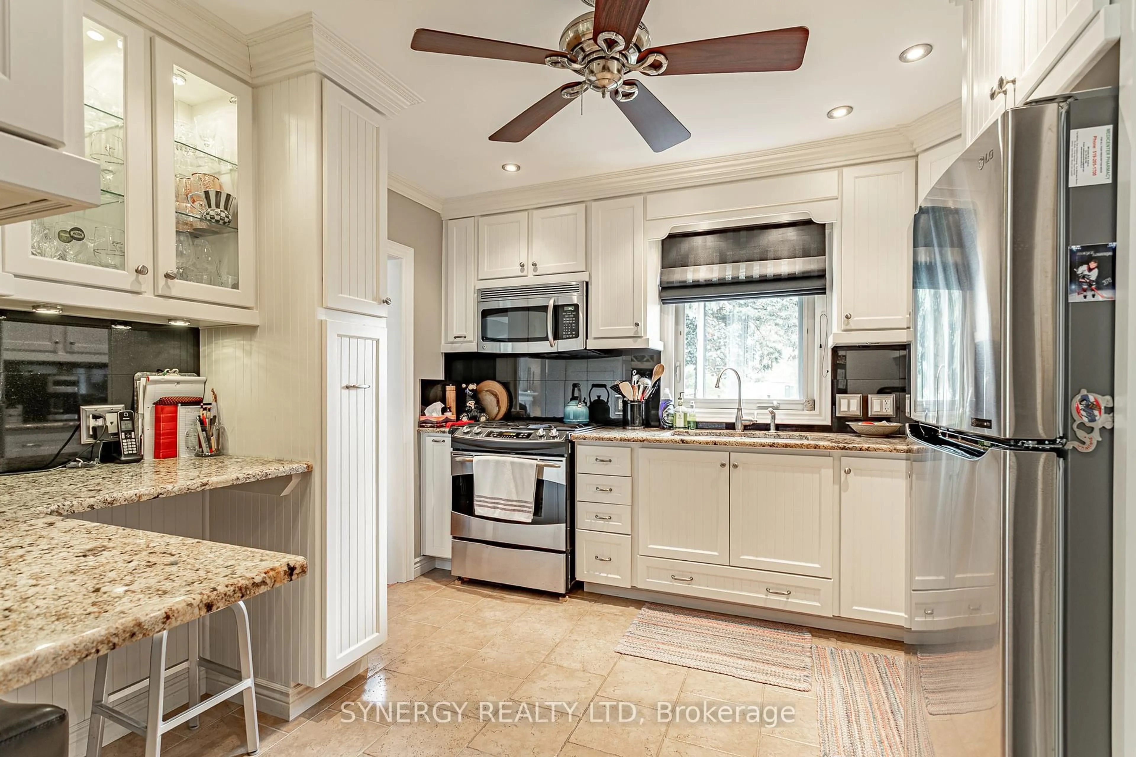 Open concept kitchen, ceramic/tile floor for 65 Colborne St, Strathroy-Caradoc Ontario N7G 2M1