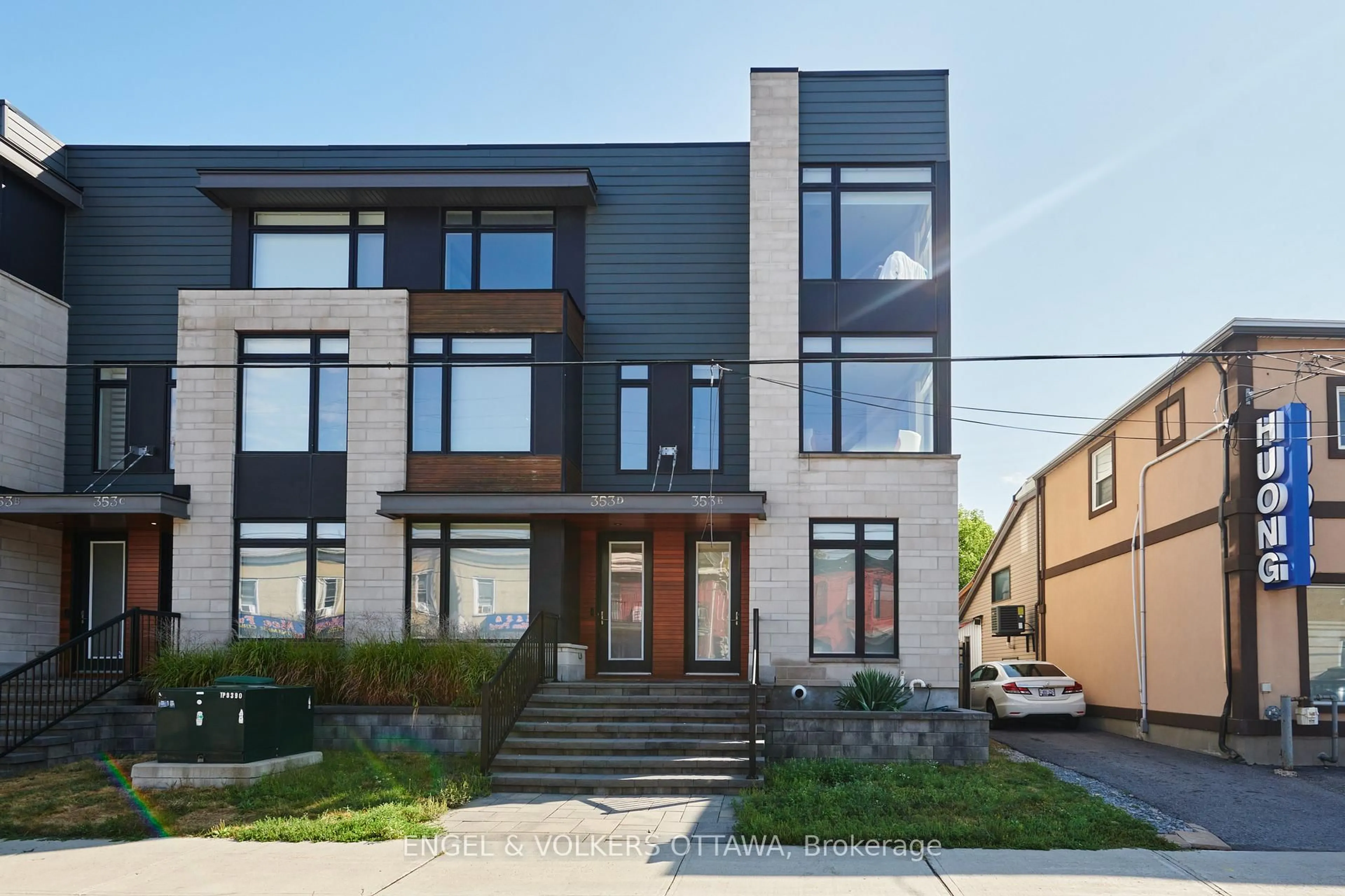 Home with brick exterior material, street for 353E Booth St, Ottawa Ontario K1R 7K1