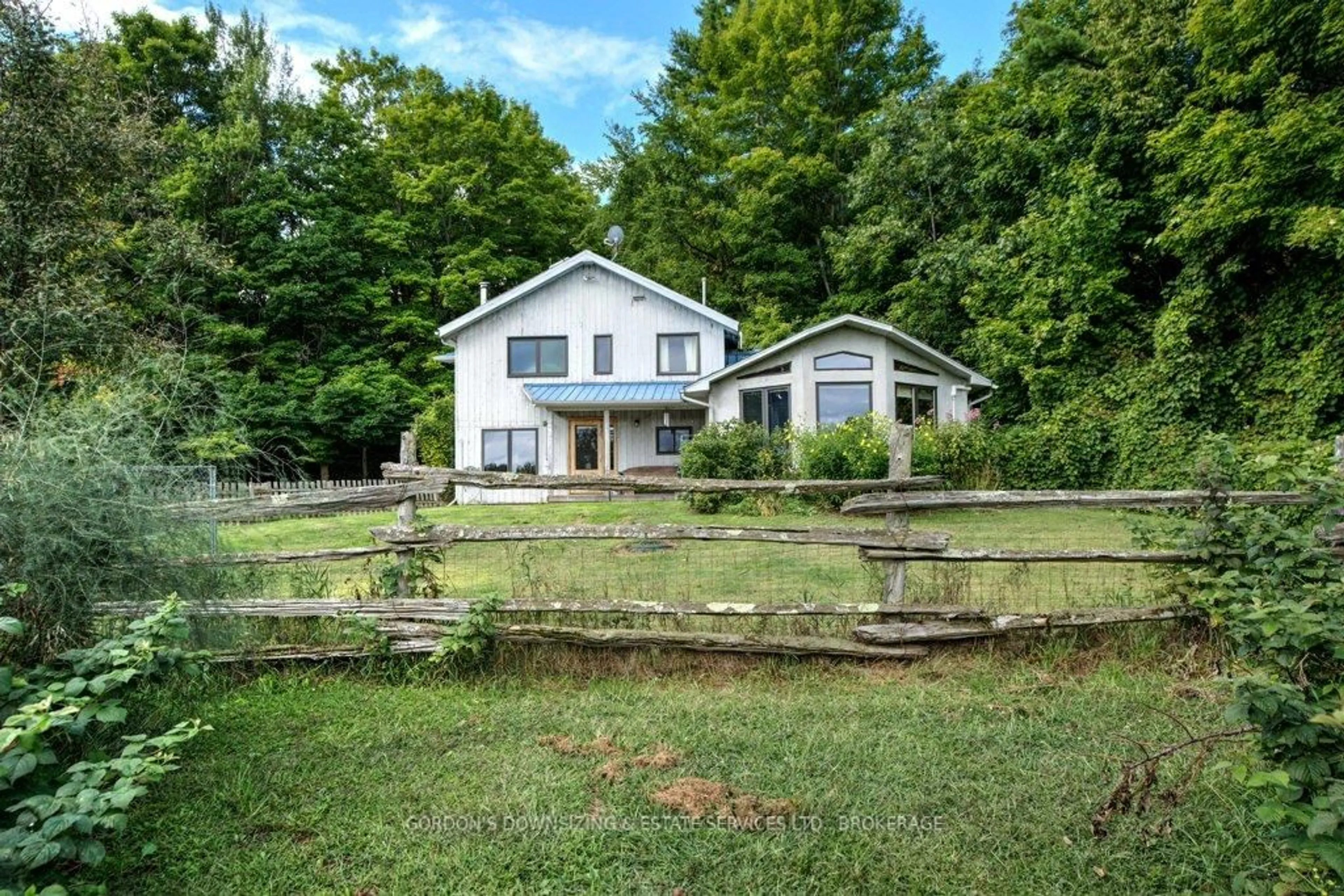 A pic from outside/outdoor area/front of a property/back of a property/a pic from drone, unknown for 1084 Moon Rd, Godfrey Ontario K0H 1T0