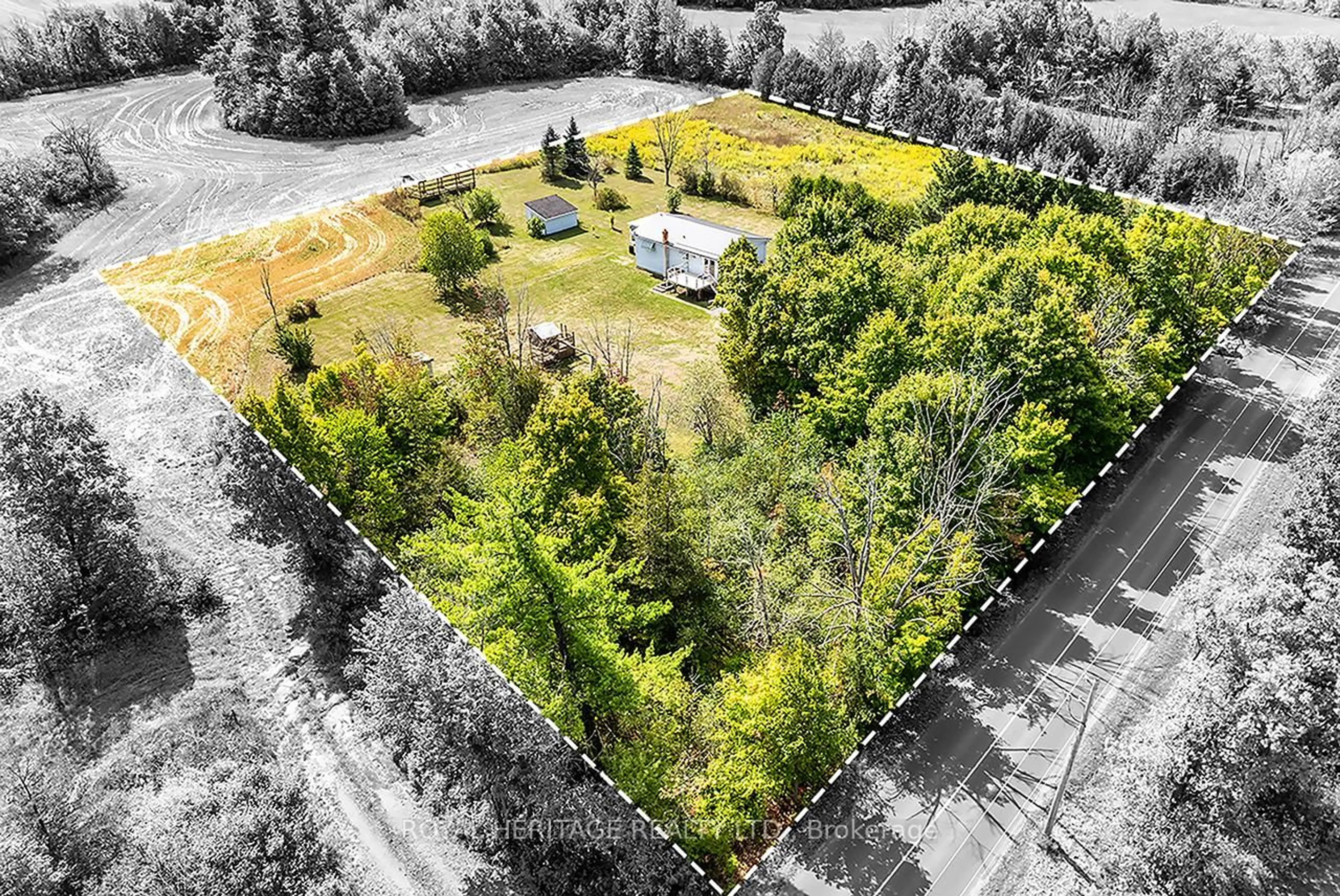 A pic from outside/outdoor area/front of a property/back of a property/a pic from drone, unknown for 1052 Moscow Rd, Yarker Ontario K0K 3N0