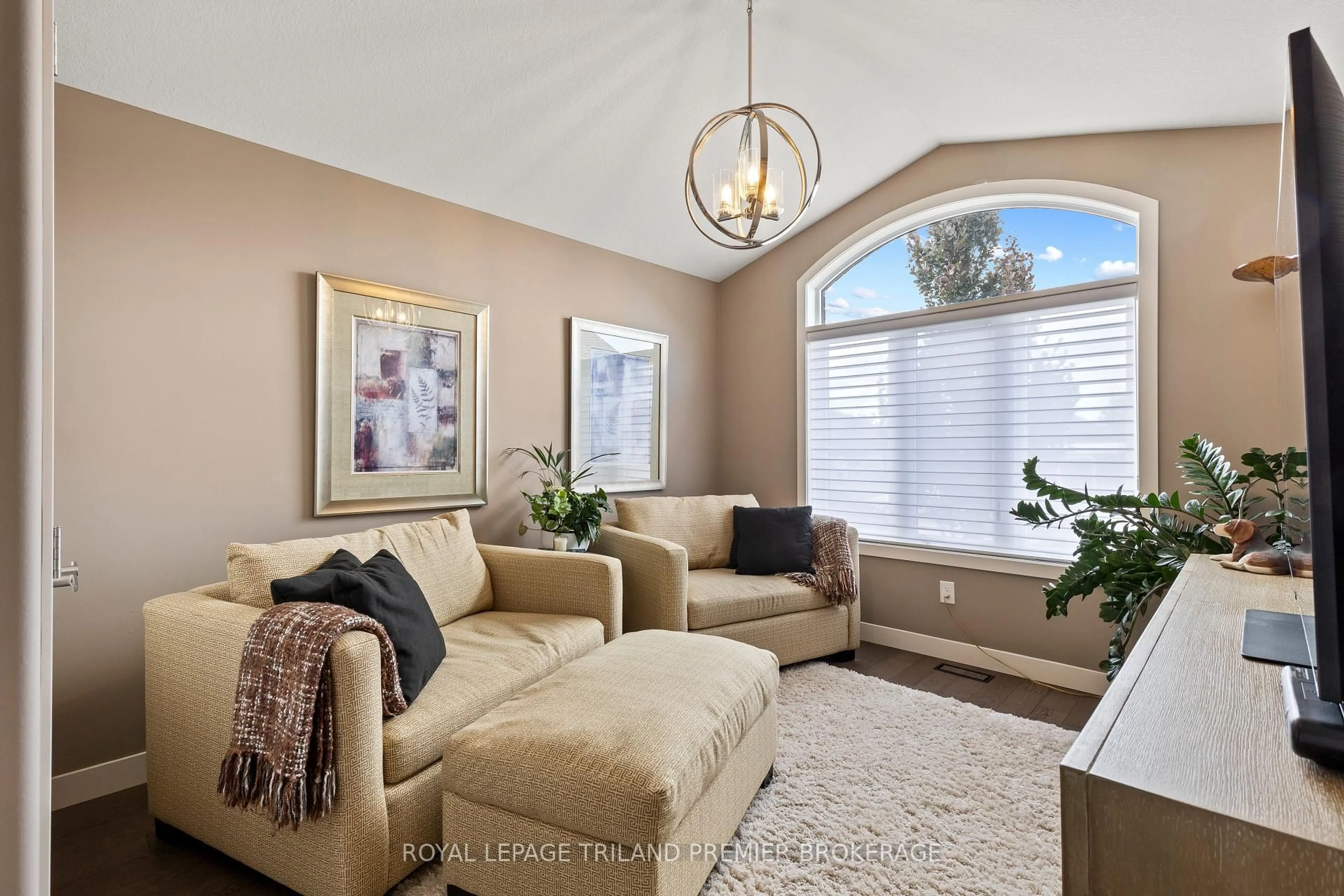 Living room with furniture, unknown for 6 Nicoles Tr, Thames Centre Ontario N0M 2P0
