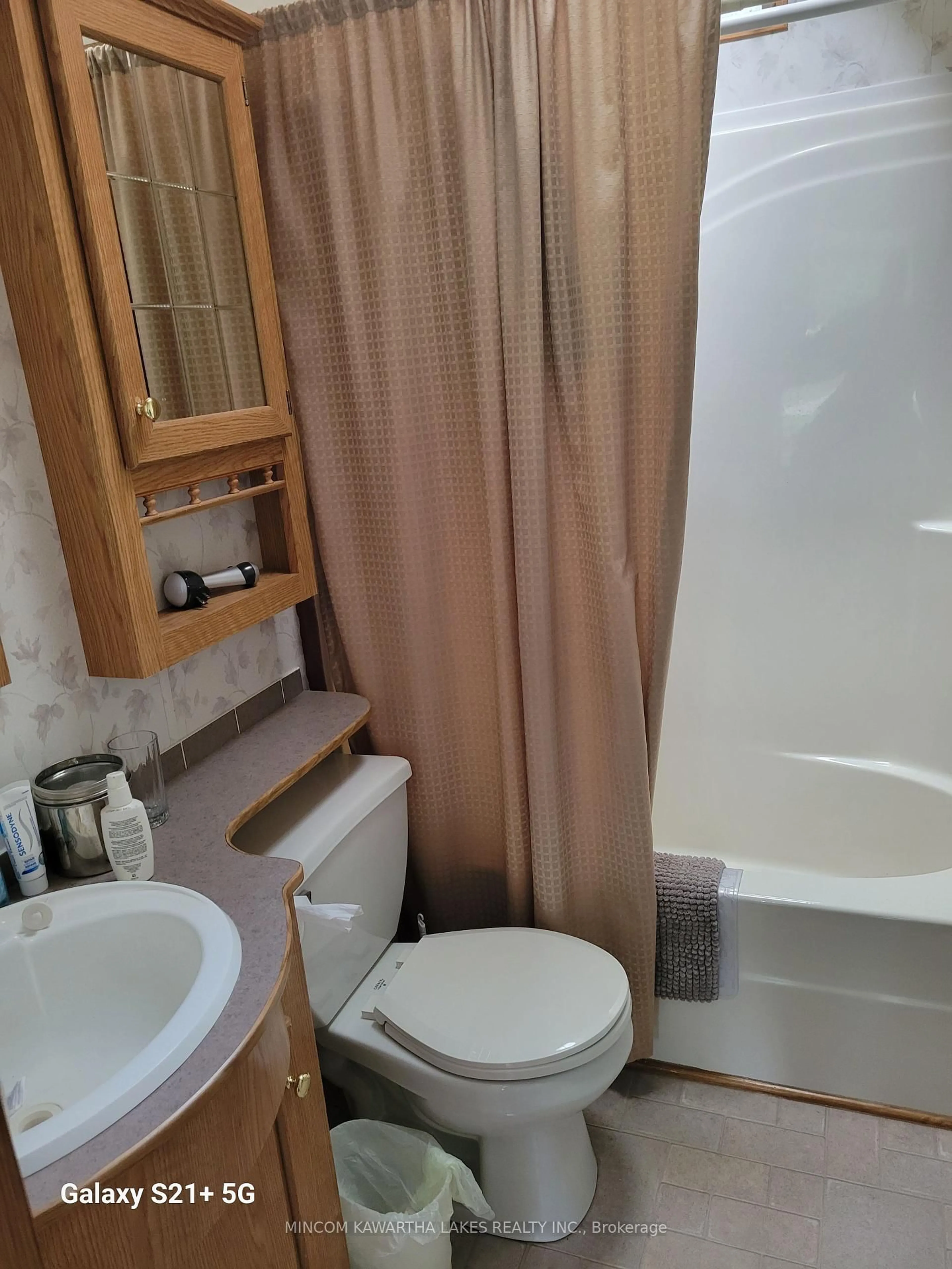 Standard bathroom, floor is not visible for 626 Kerry Line #181, Selwyn Ontario K0L 1T0