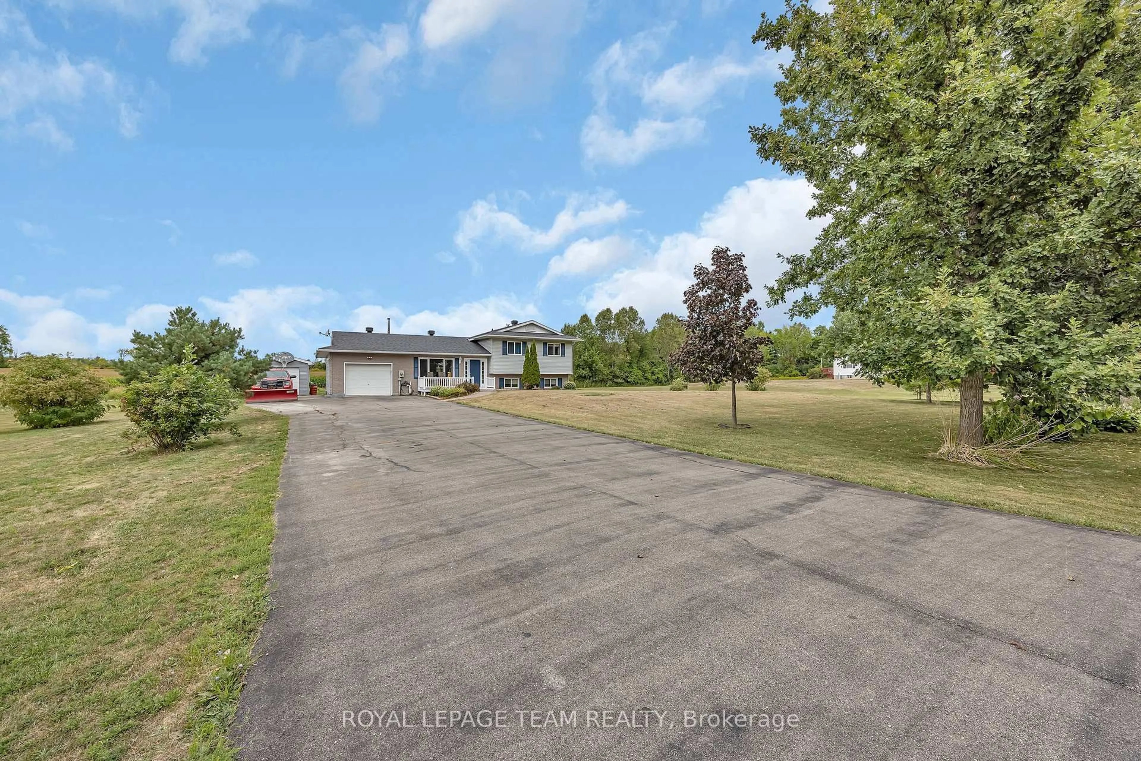 A pic from outside/outdoor area/front of a property/back of a property/a pic from drone, street for 772 Kitley Line 3 Rd, Elizabethtown-Kitley Ontario K0G 1G0