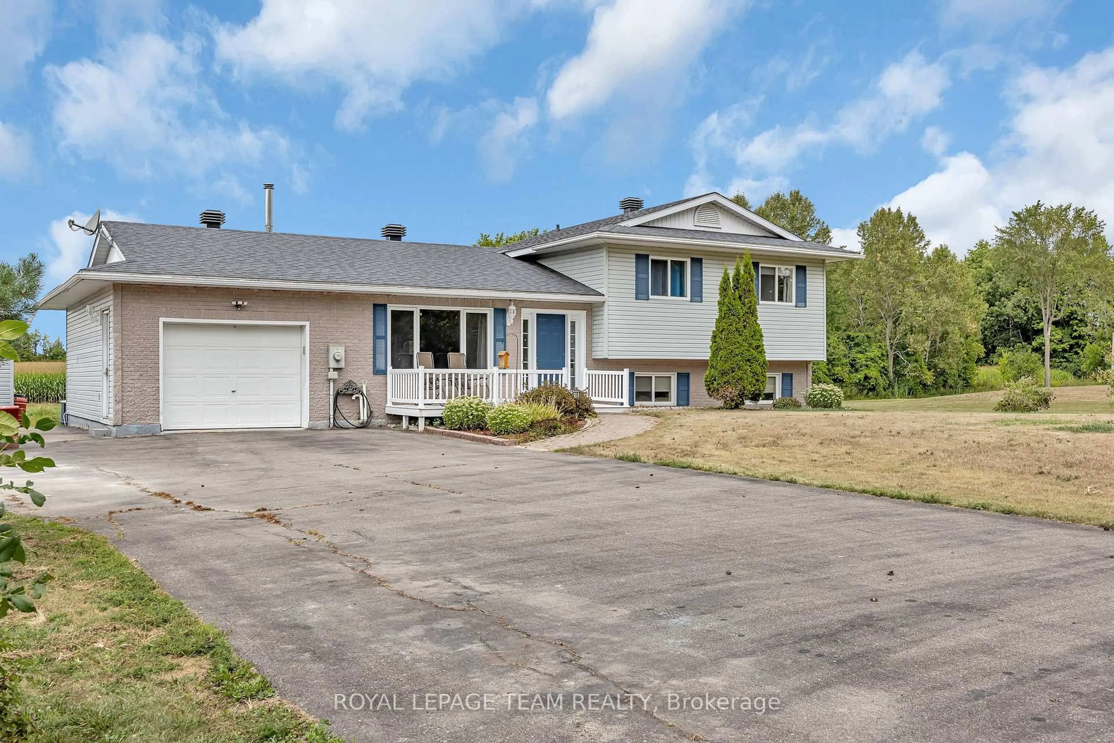 Home with vinyl exterior material, street for 772 Kitley Line 3 Rd, Elizabethtown-Kitley Ontario K0G 1G0