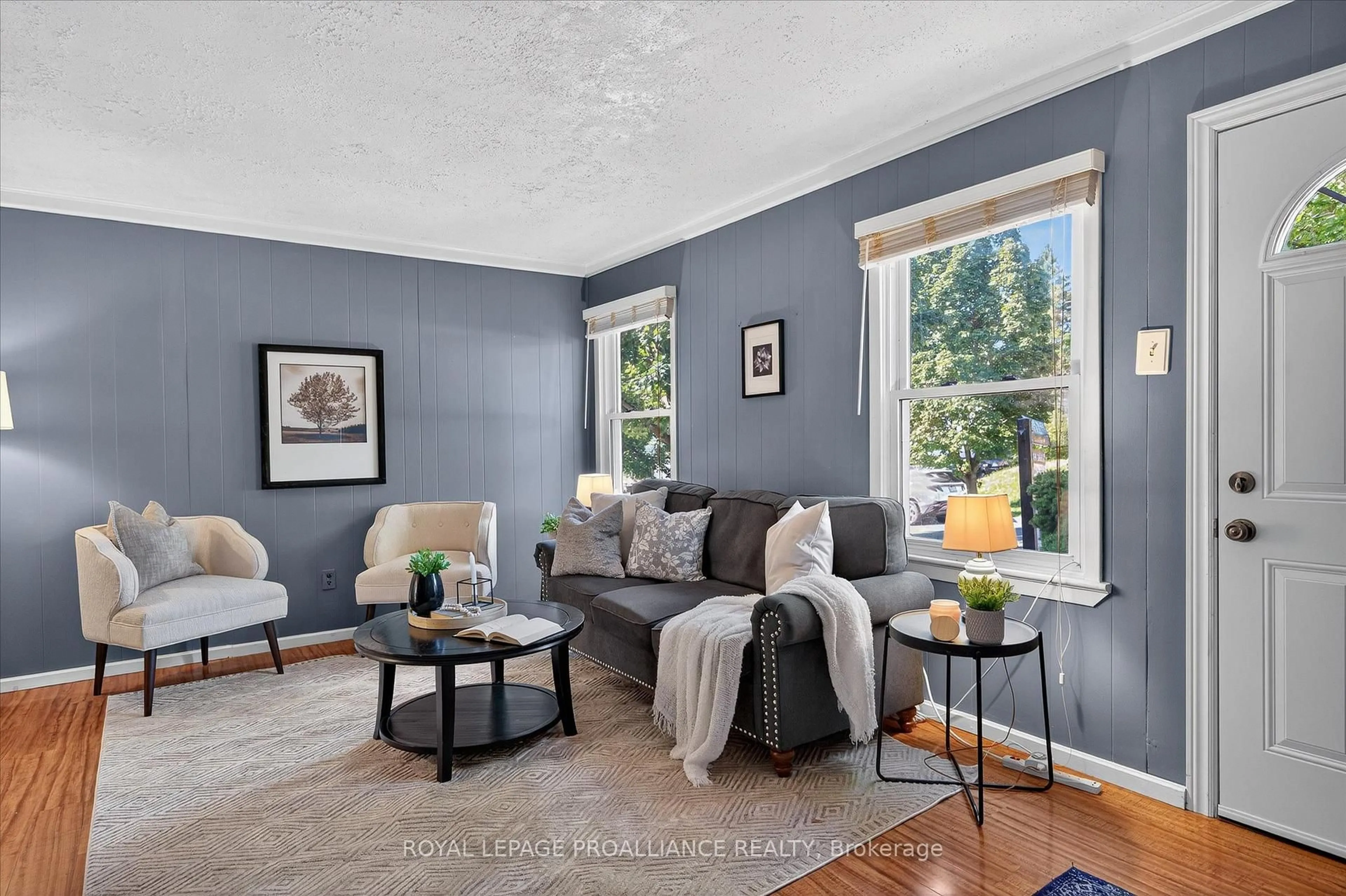 Living room with furniture, unknown for 664 Gilchrist St, Peterborough Ontario K9H 4P3