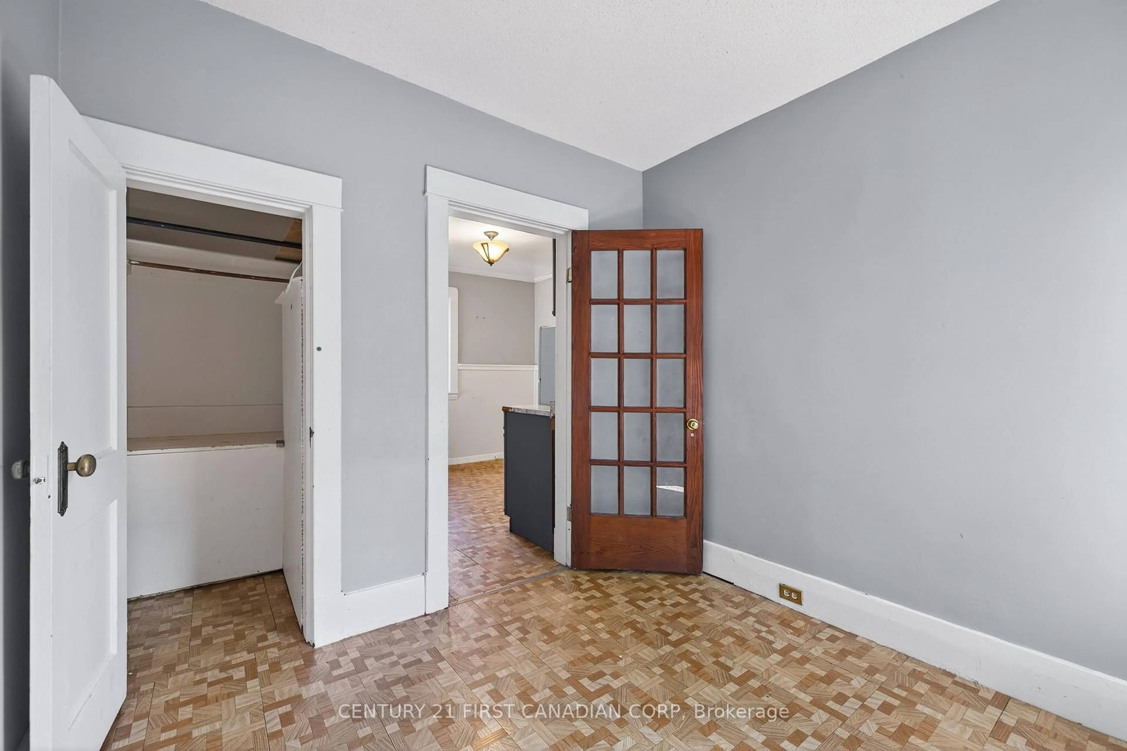 Unknown for 1230 Dundas St, London East Ontario N5W 3B2