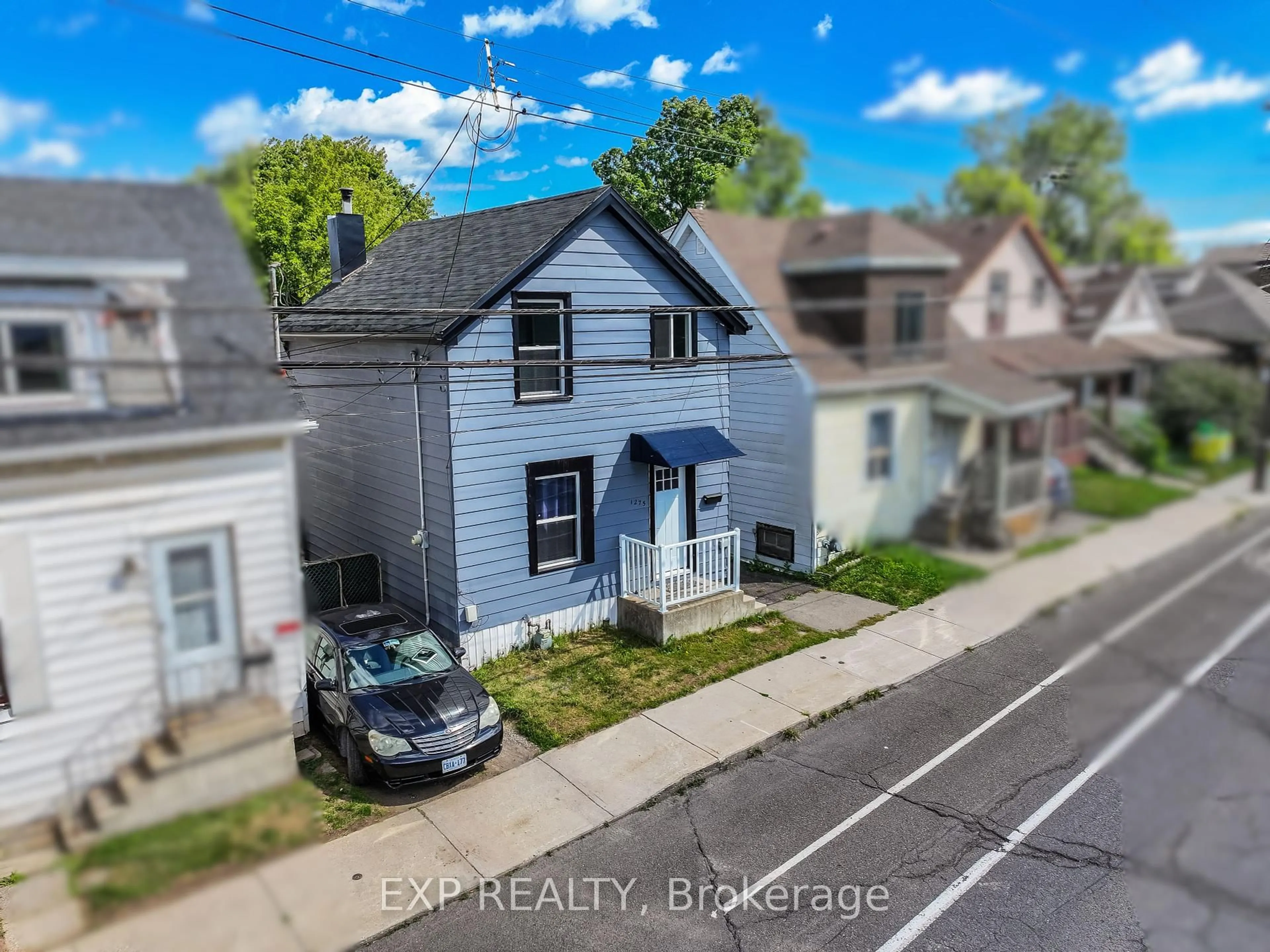 A pic from outside/outdoor area/front of a property/back of a property/a pic from drone, street for 1275 Cannon St, Hamilton Ontario L8H 1V5