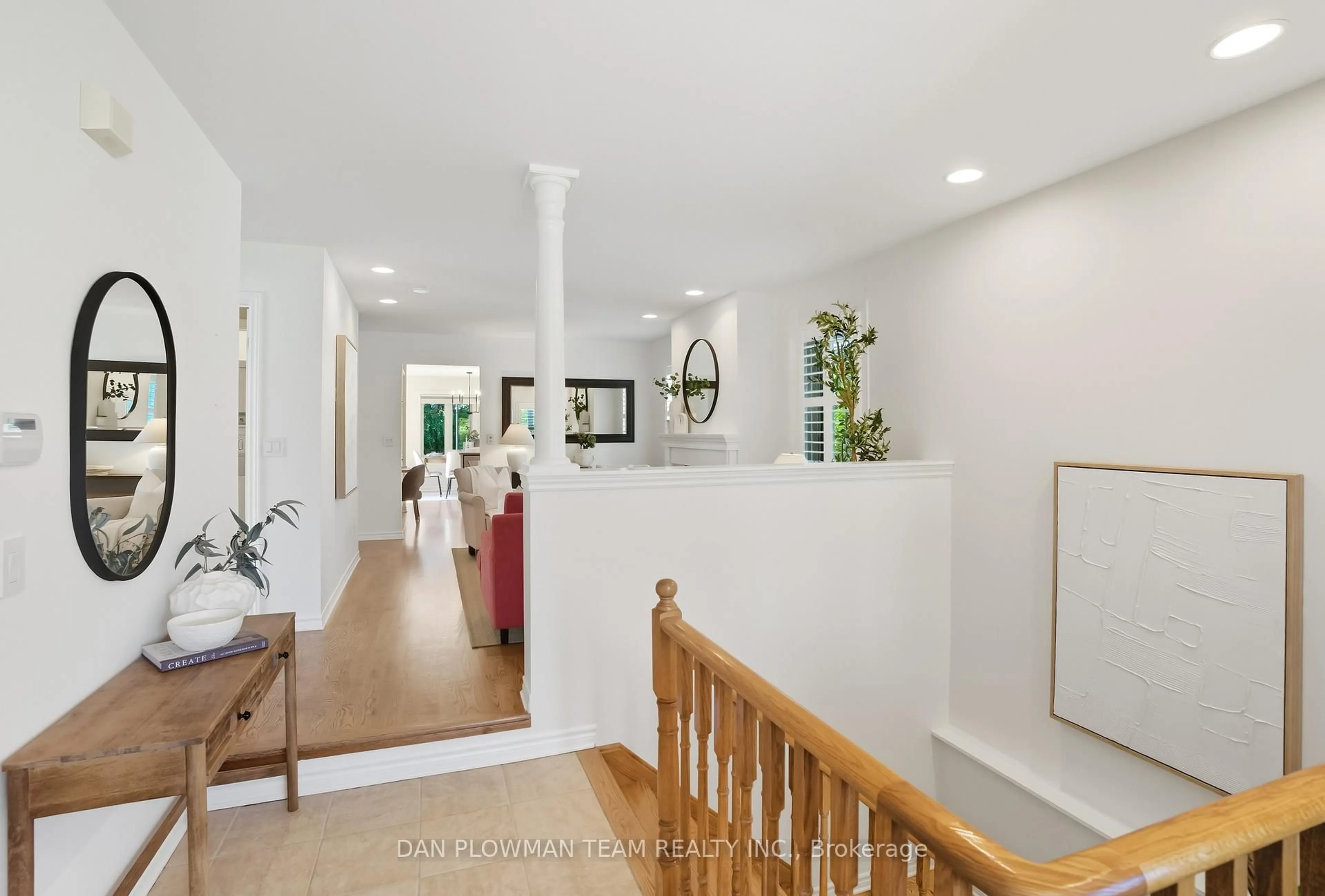 Indoor foyer for 219 Ruttan Terr, Cobourg Ontario K9A 5X7