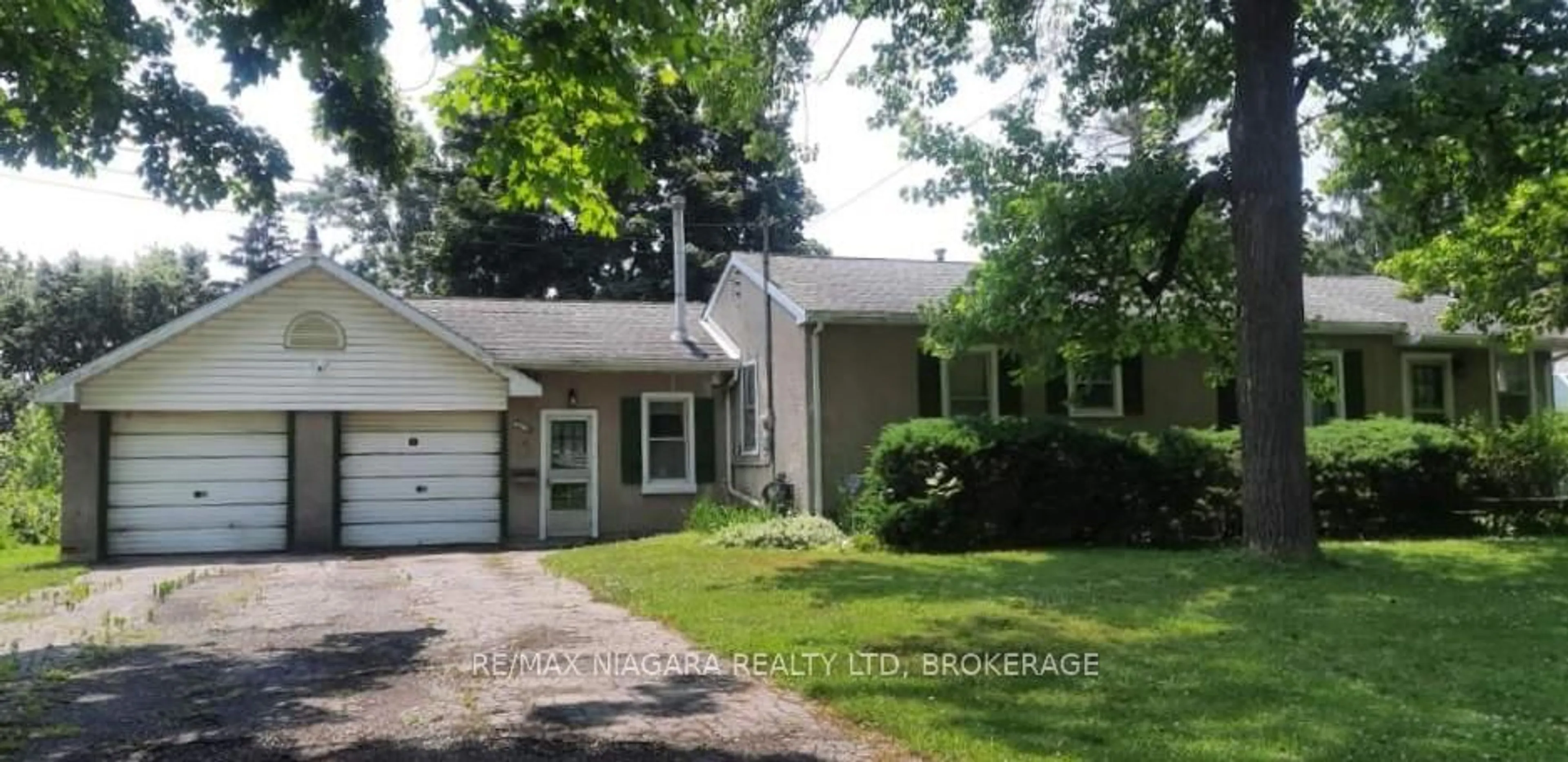 Home with vinyl exterior material, street for 3719 Rebstock Rd, Fort Erie Ontario L0S 1B0