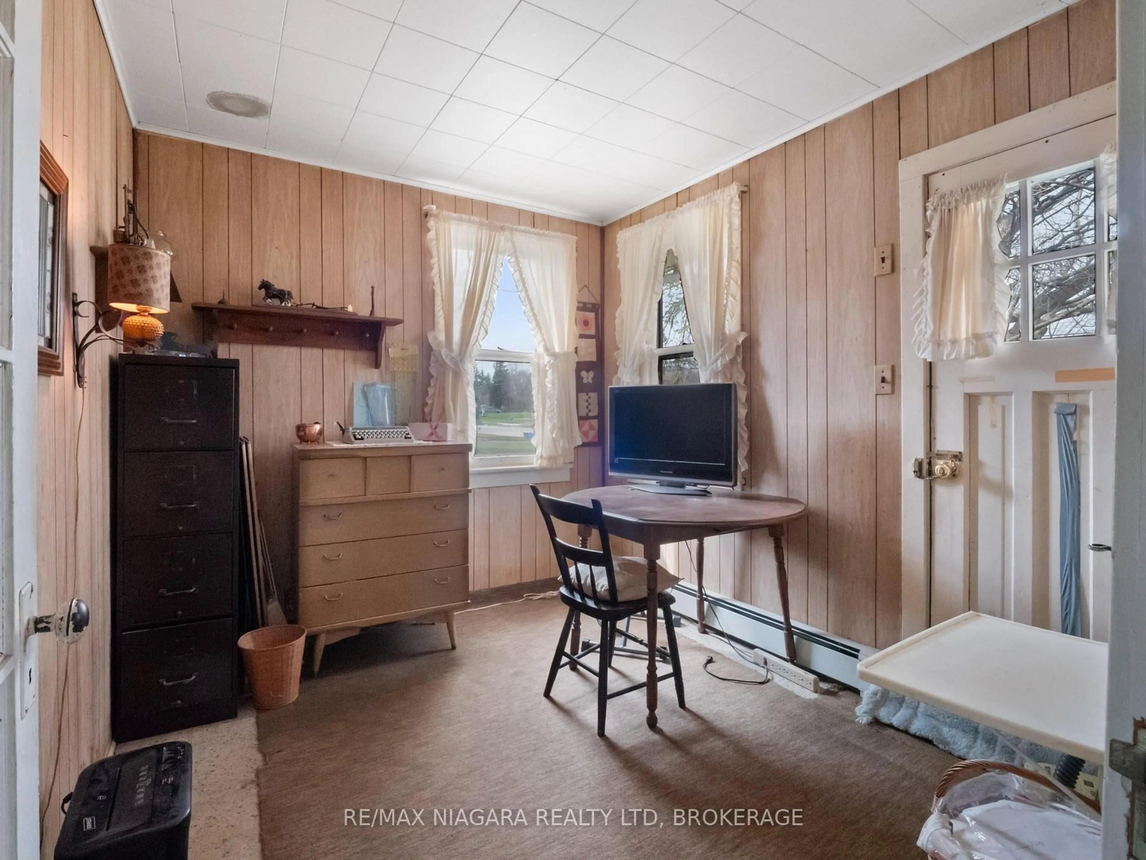 A pic of a room for 3719 Rebstock Rd, Fort Erie Ontario L0S 1B0
