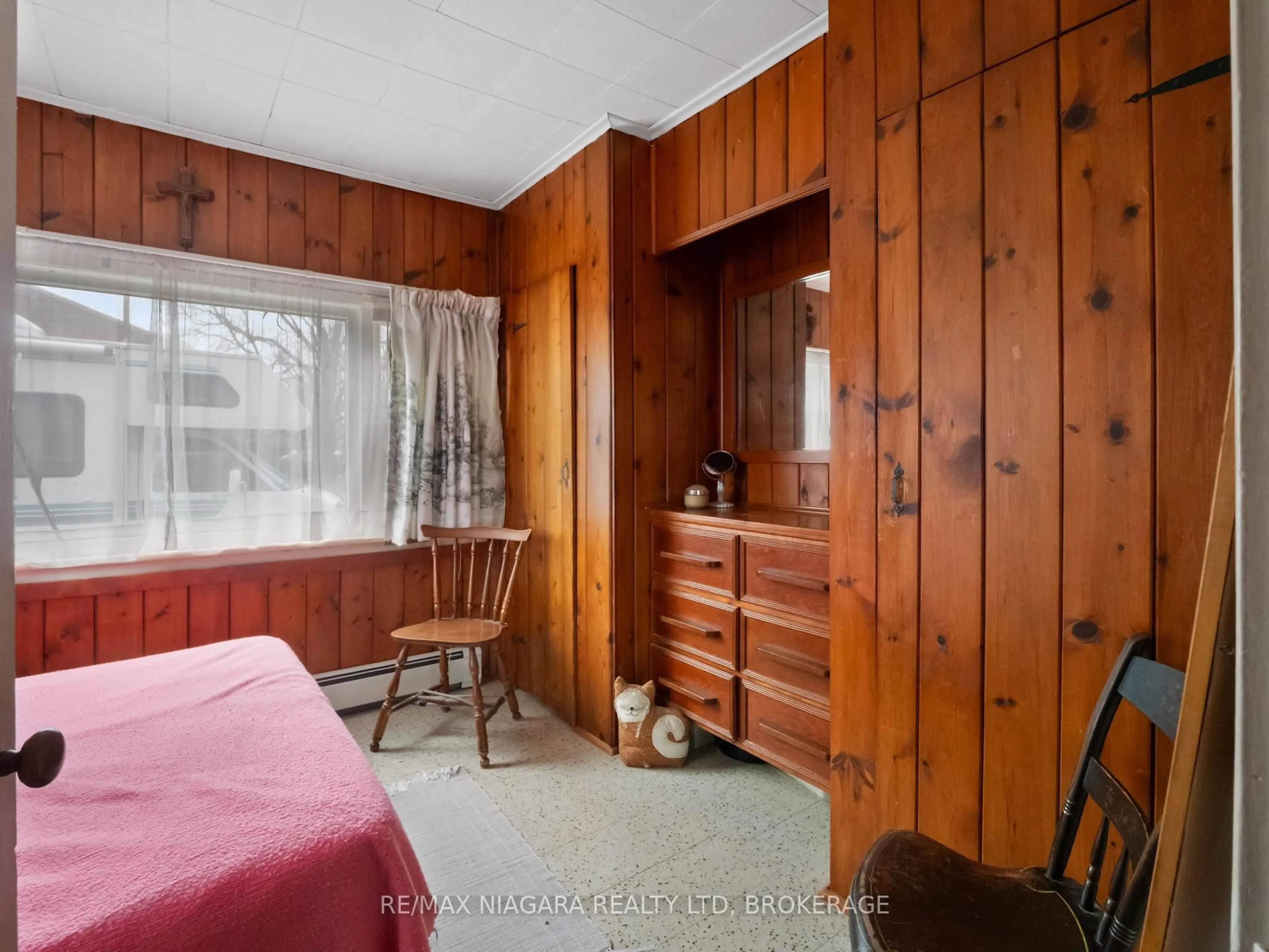 A pic of a room for 3719 Rebstock Rd, Fort Erie Ontario L0S 1B0