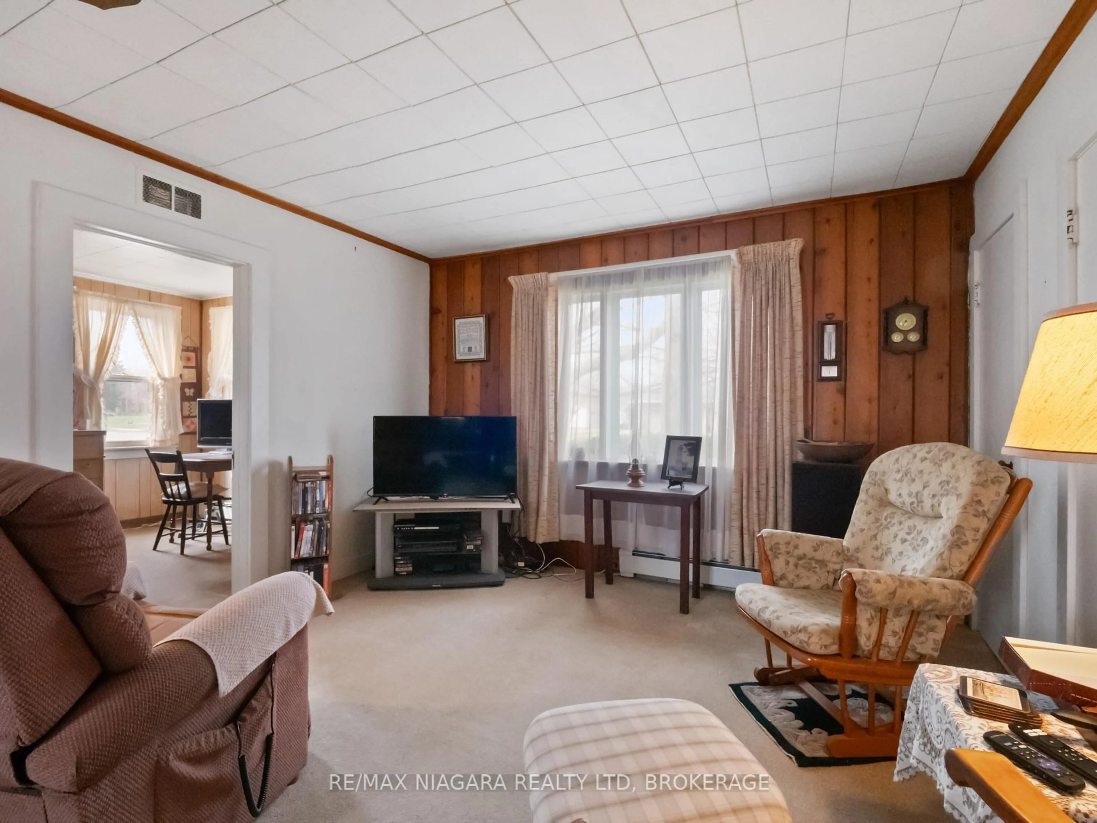 Living room with furniture, unknown for 3719 Rebstock Rd, Fort Erie Ontario L0S 1B0