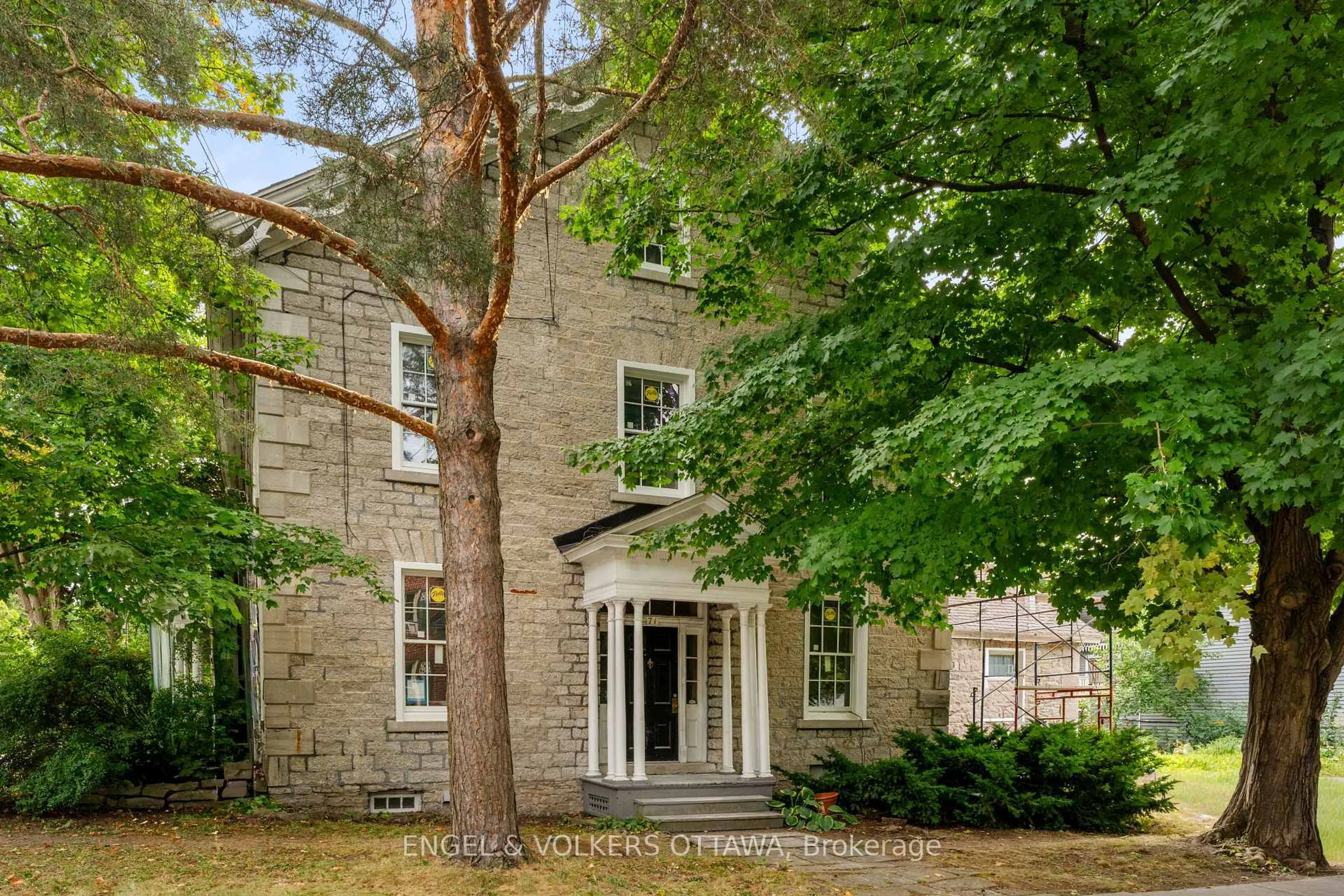 Home with brick exterior material, building for 71 Thomas St, Ottawa Ontario K1M 1M7