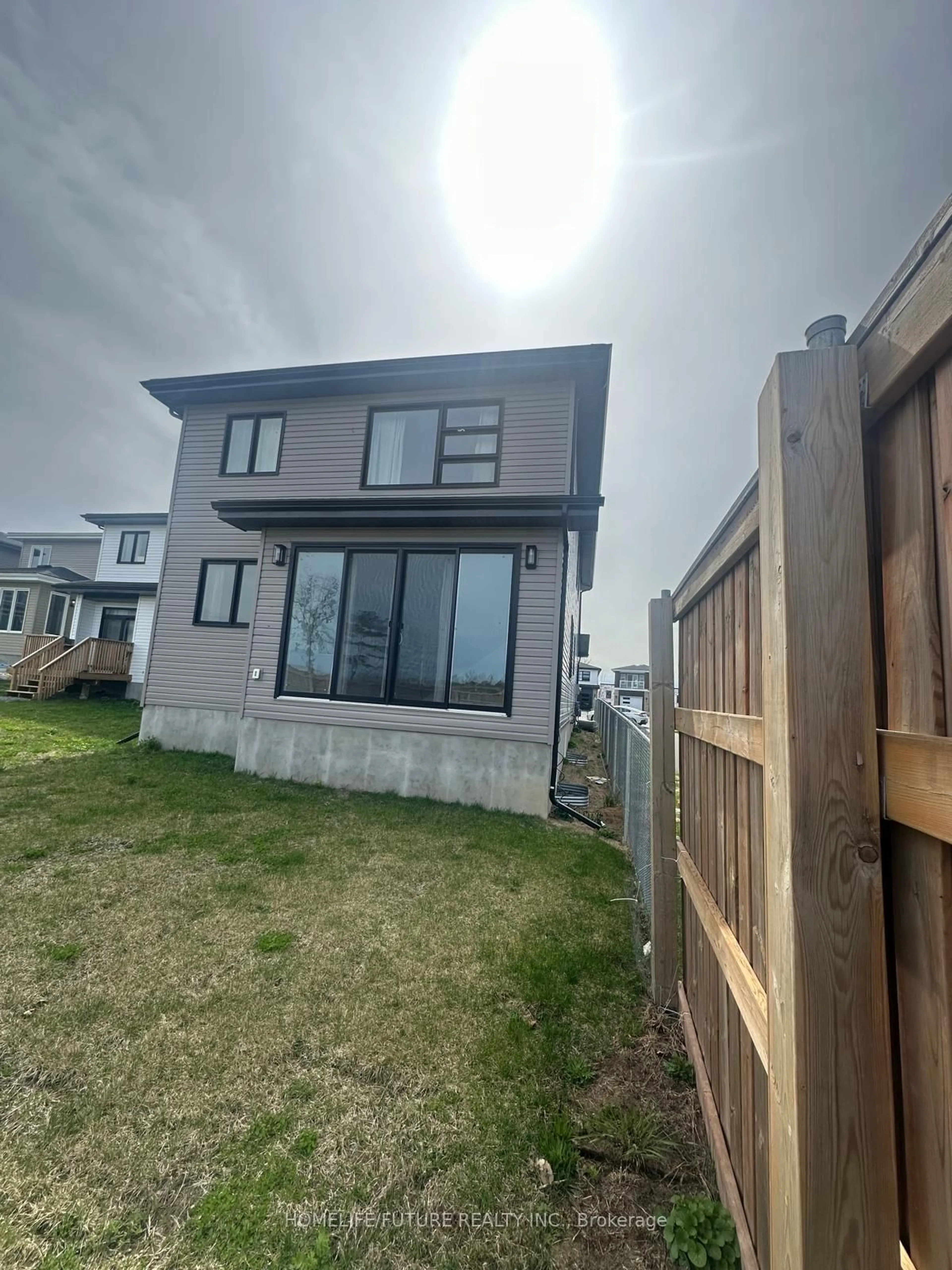A pic from outside/outdoor area/front of a property/back of a property/a pic from drone, unknown for 51 Erie Crt, Loyalist Ontario K7N 0E3