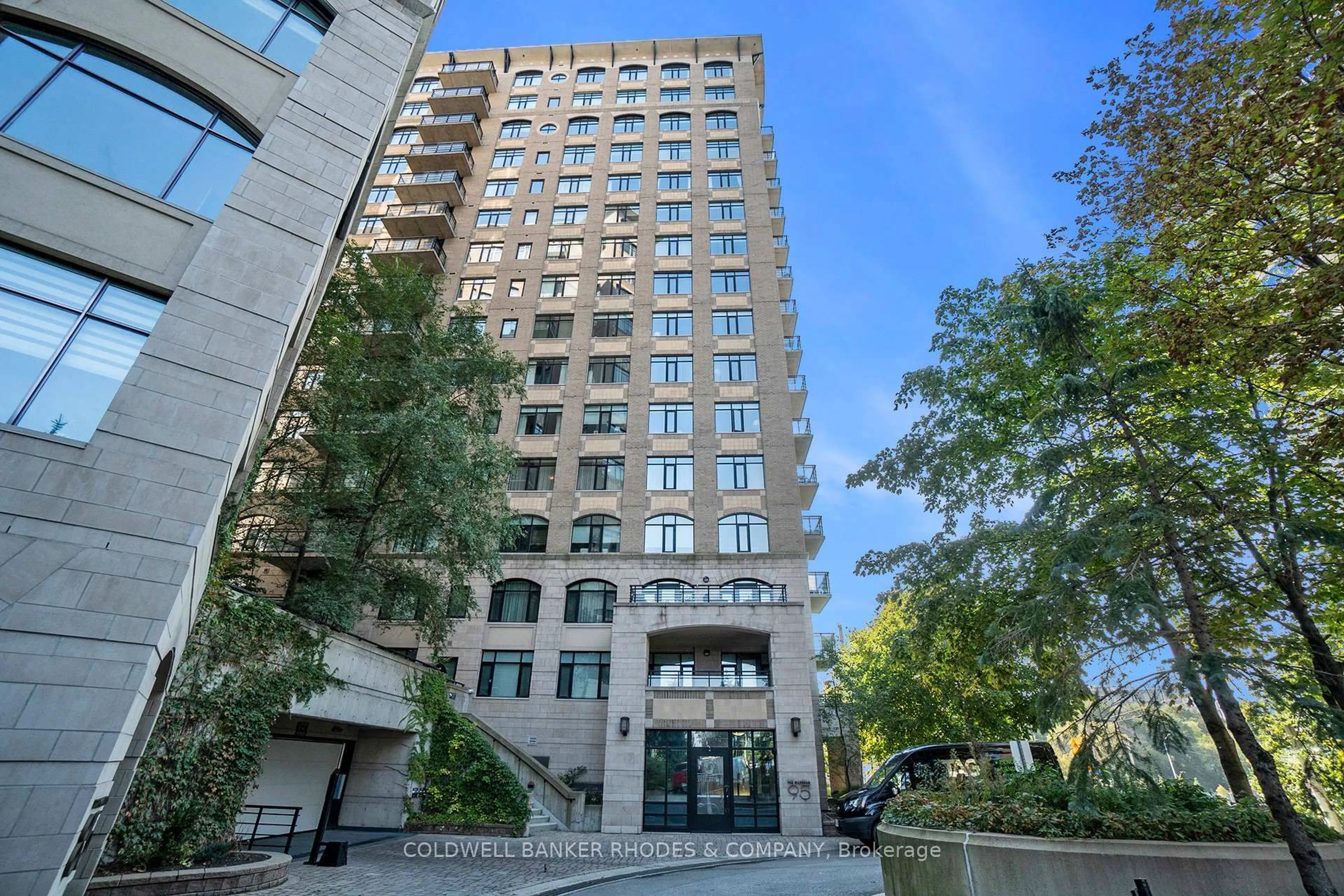 Unknown for 95 Bronson Ave #401, Ottawa Ontario K1R 1E2