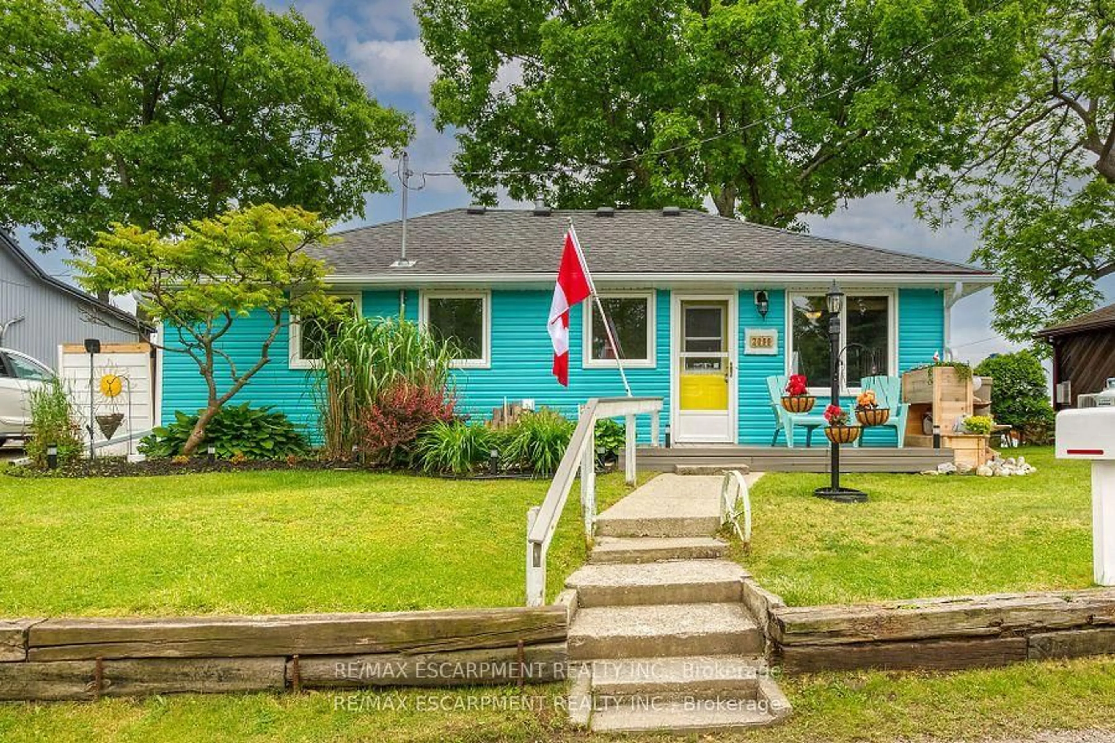 Home with vinyl exterior material, street for 2090 Lakeshore Rd, Haldimand Ontario N1A 2W8