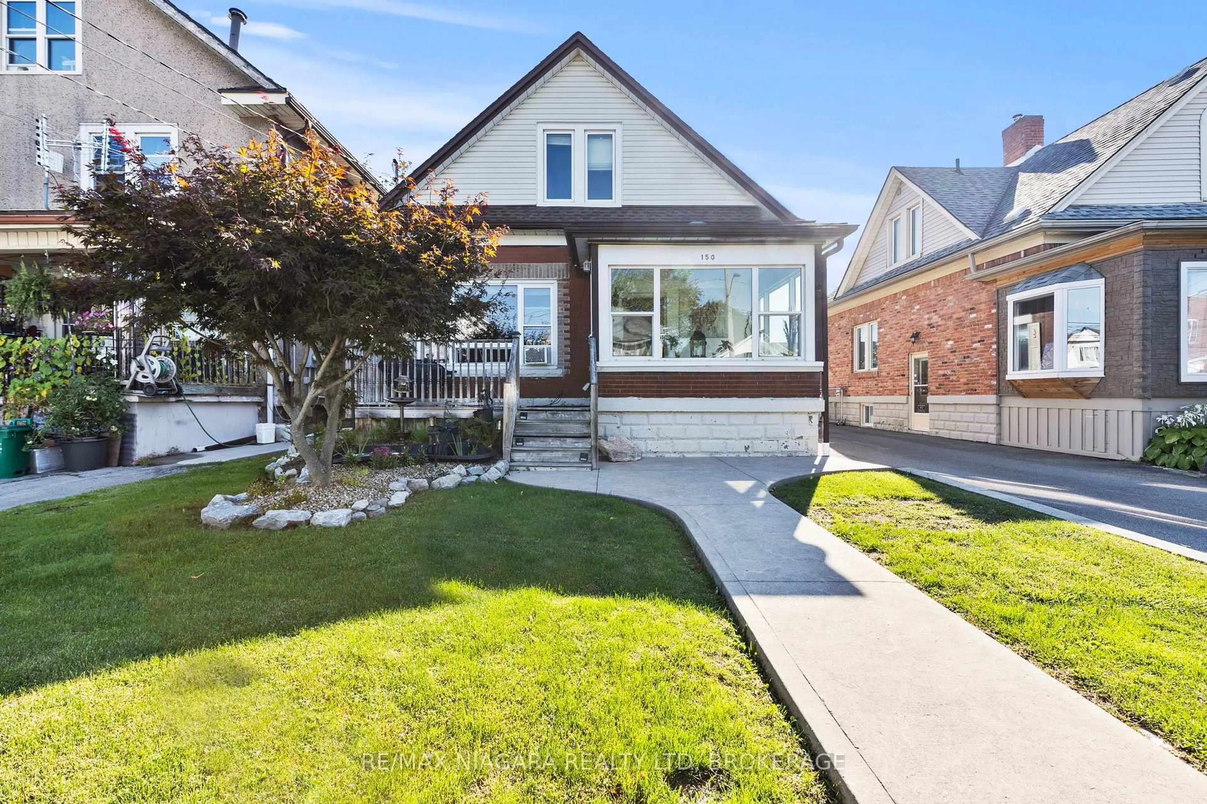 Home with brick exterior material, street for 150 Burgar St, Welland Ontario L3B 2S8