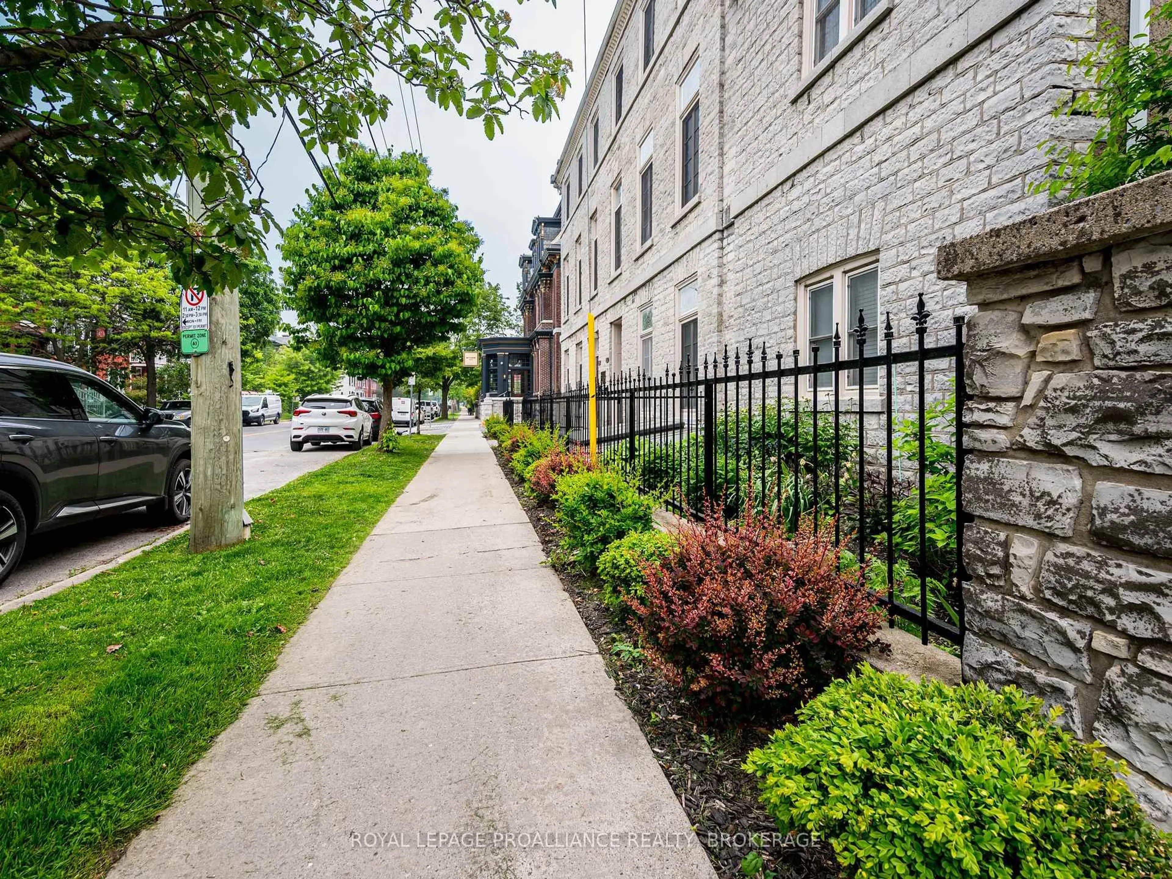 Patio, street for 131 King St #7, Kingston Ontario K7L 2Z9
