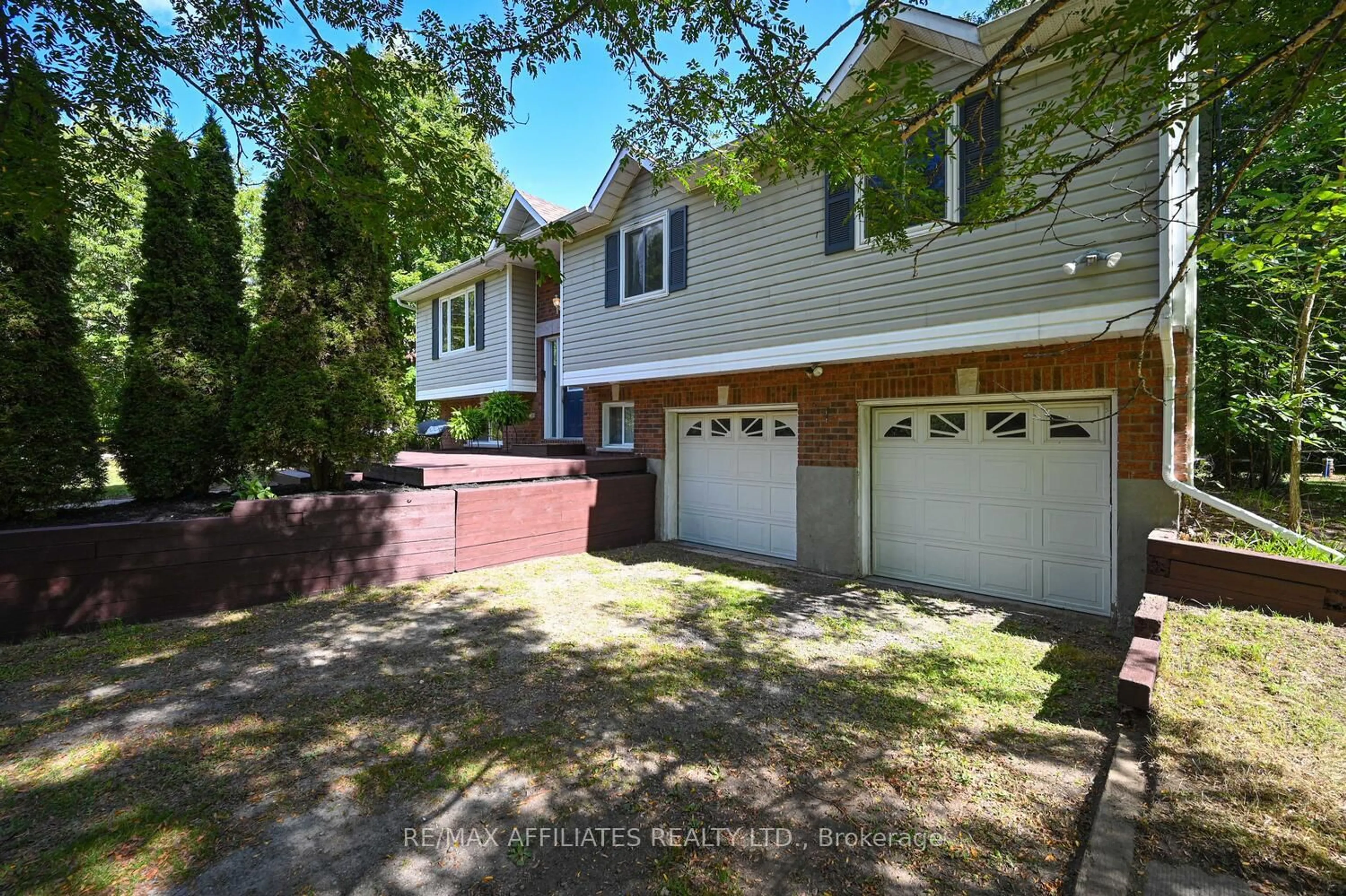A pic from outside/outdoor area/front of a property/back of a property/a pic from drone, street for 496 Ford Rd, Smiths Falls Ontario K7A 4S4