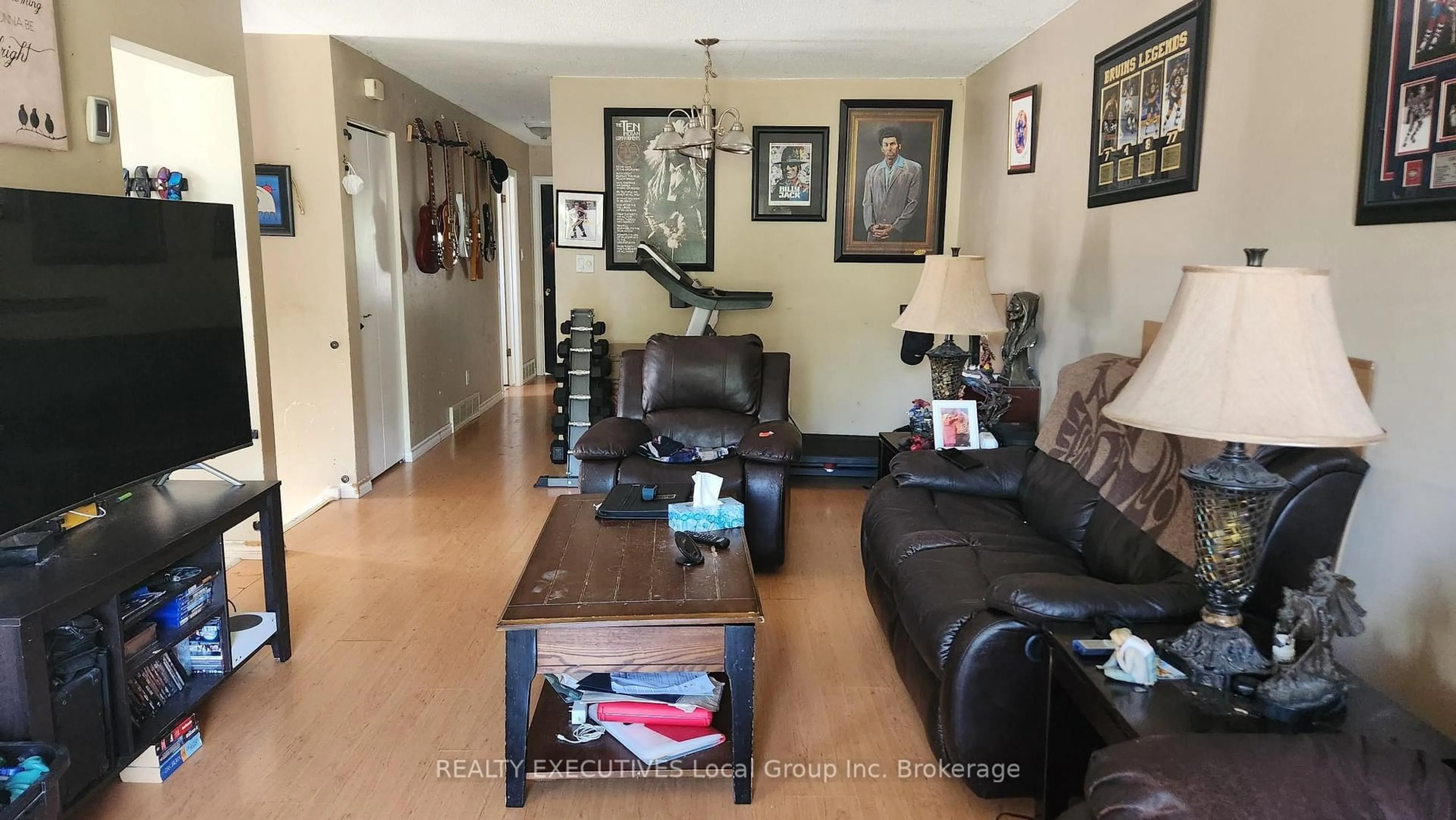 Living room with furniture, unknown for 10 CHARLTON Cres, North Bay Ontario P1A 3M9