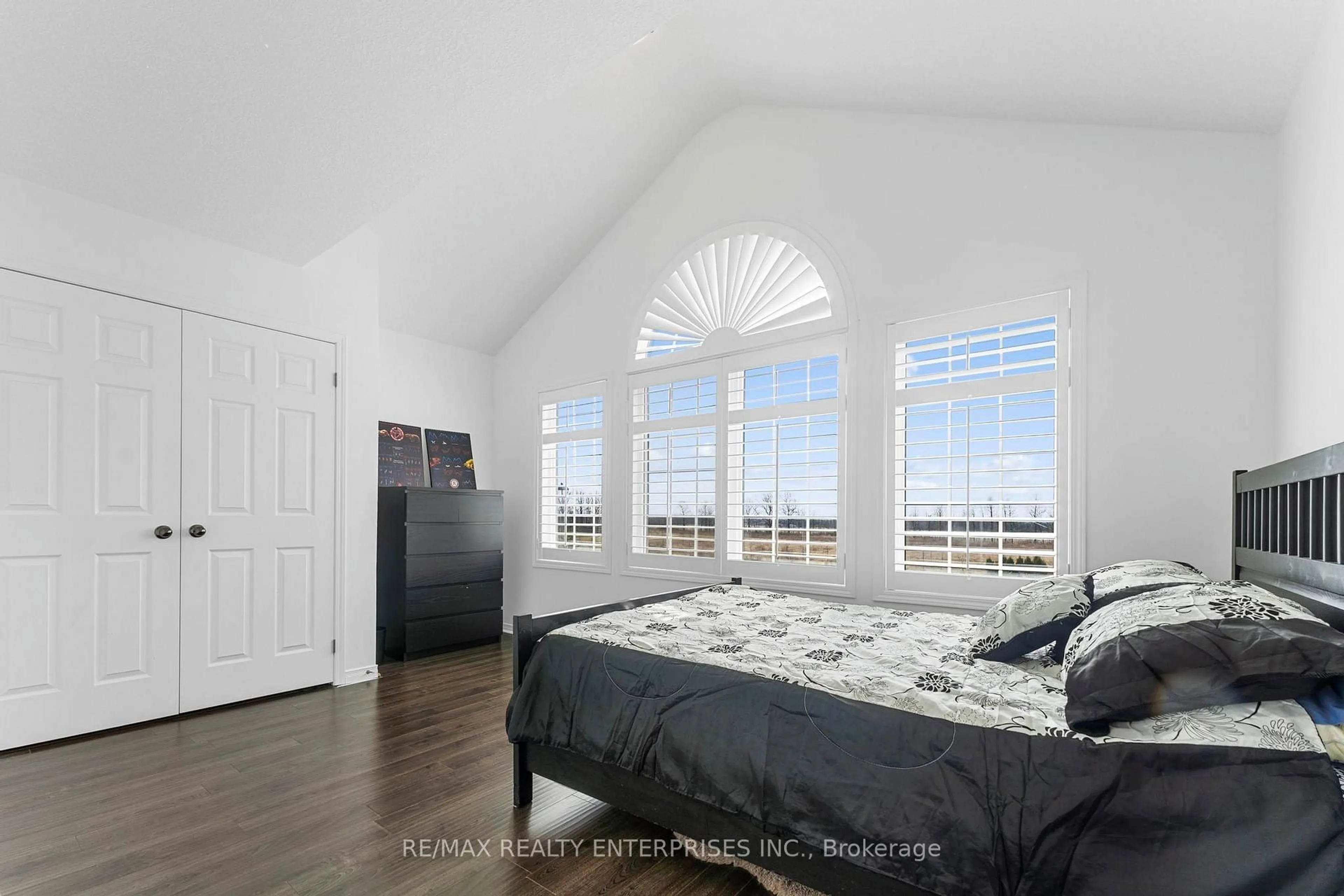 Bedroom with bed, unknown for 358 Windwood Dr, Hamilton Ontario L0R 1C0