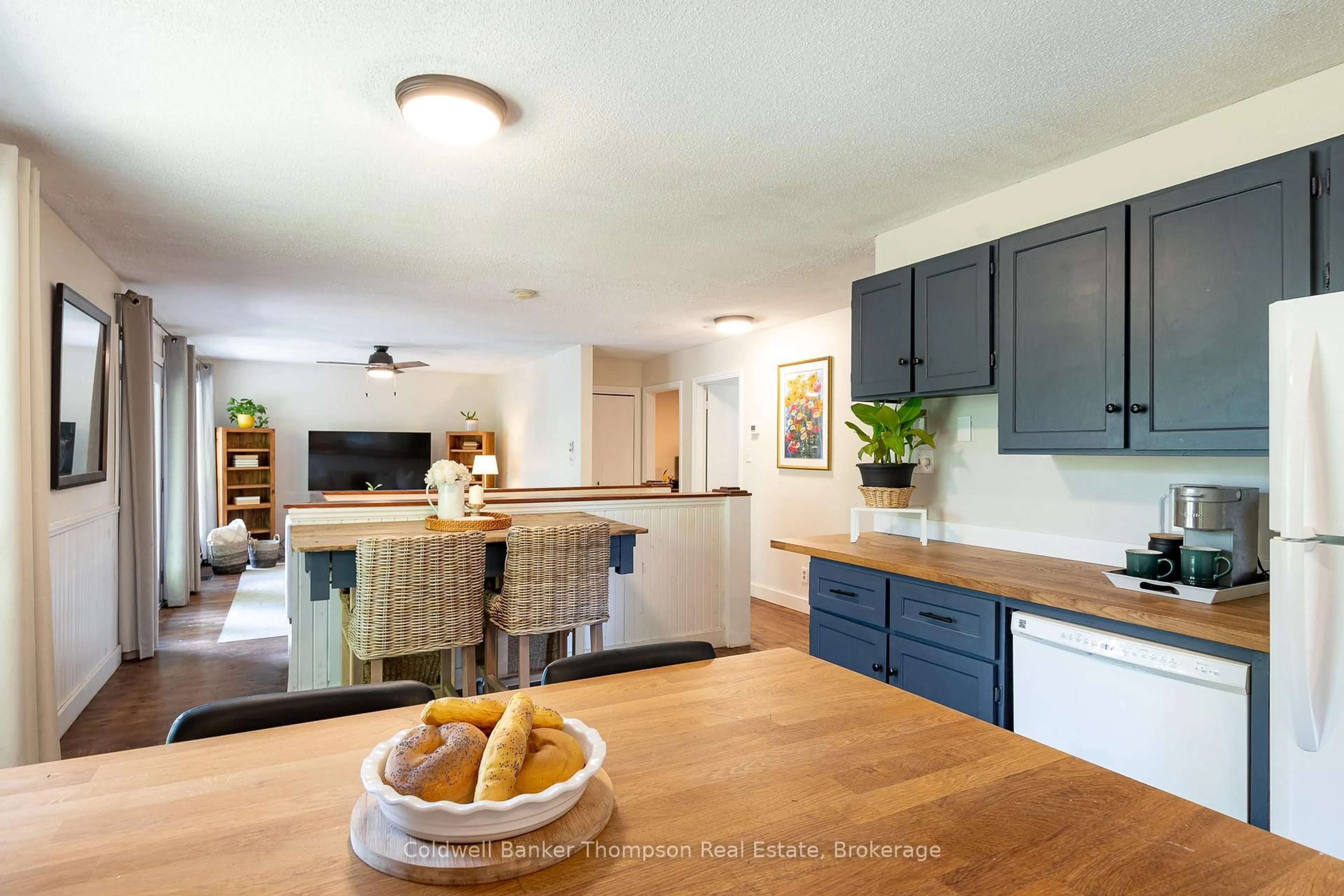 Open concept kitchen, unknown for 85 Old Centurion Rd, Huntsville Ontario P1H 2N5