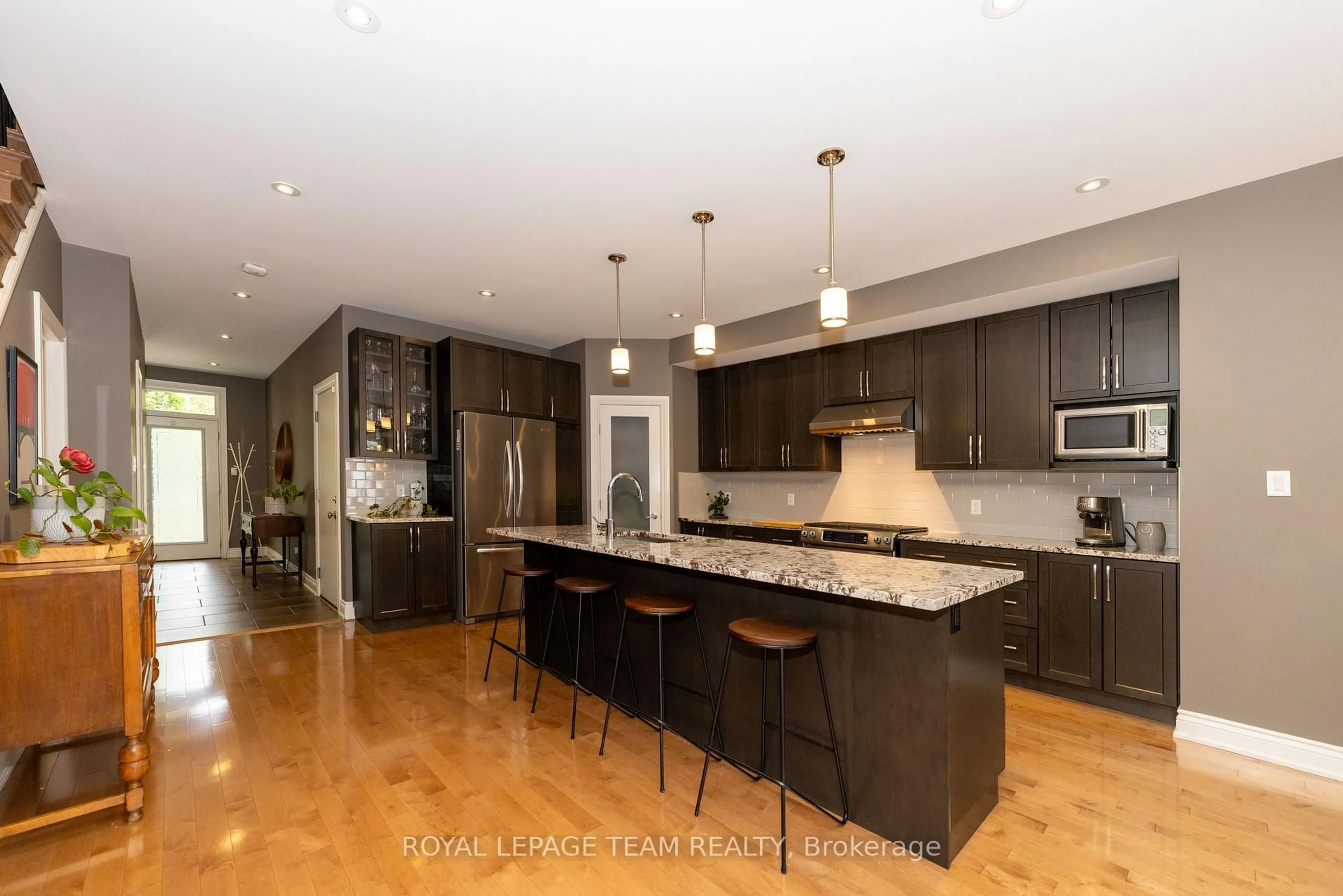 Open concept kitchen, unknown for 204 Ancaster Ave, Ottawa Ontario K2B 5B3