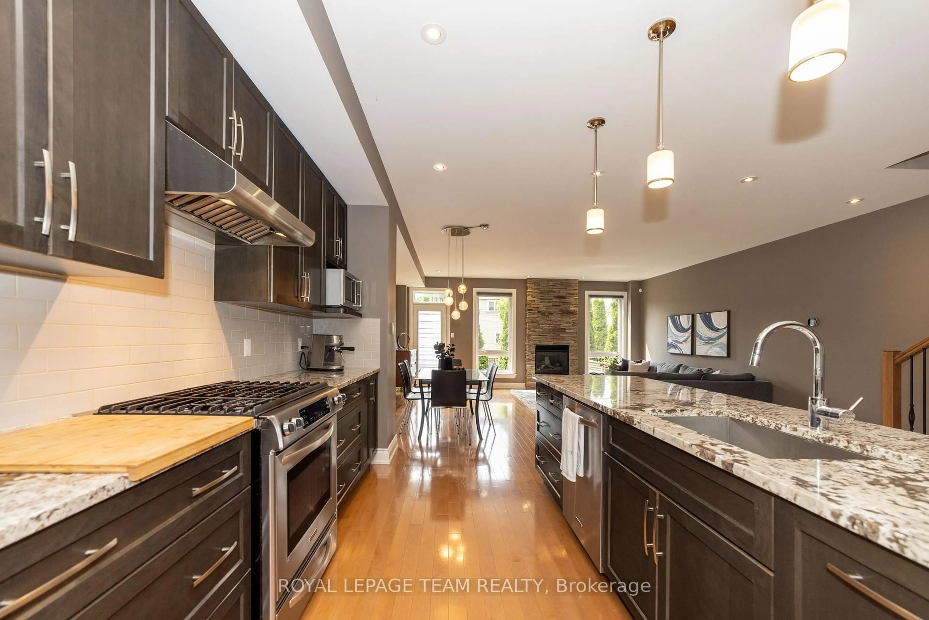 Open concept kitchen, unknown for 204 Ancaster Ave, Ottawa Ontario K2B 5B3