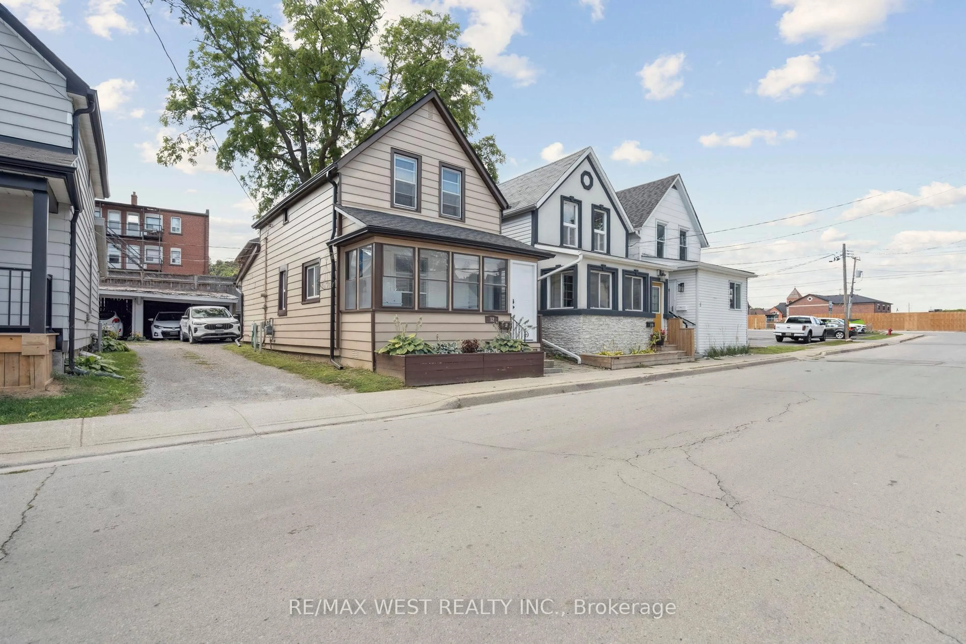 Unknown for 12 Jones St, Hamilton Ontario L8G 3H8